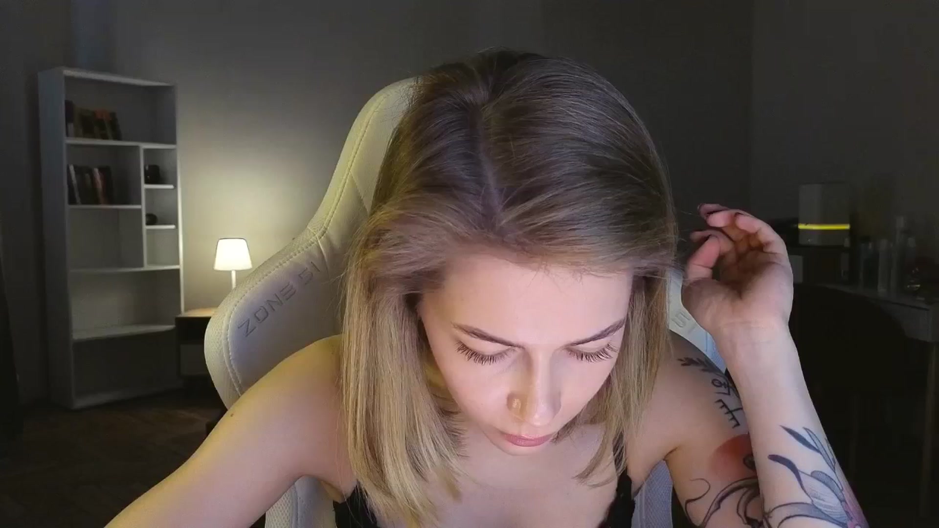 Gallery image thumbnail from KeepSpark's myfreecams stream on, 05/16/2025, 06:32 image 7 of 20