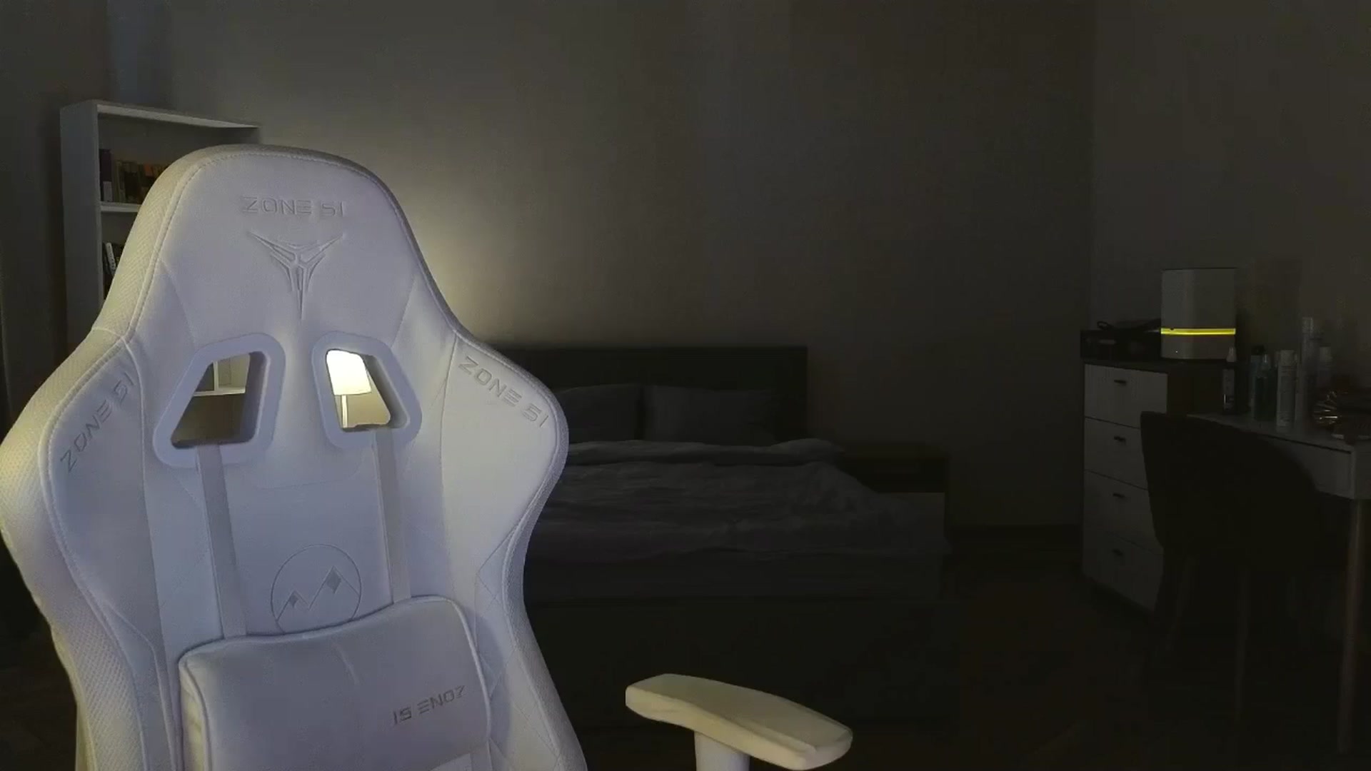 Gallery image thumbnail from KeepSpark's myfreecams stream on, 05/16/2025, 06:32 image 18 of 20