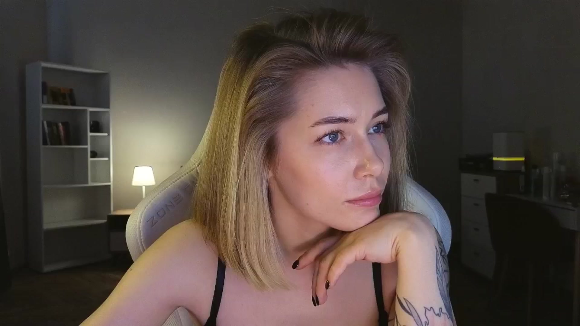 Gallery image thumbnail from KeepSpark's myfreecams stream on, 05/16/2025, 06:32 image 1 of 20