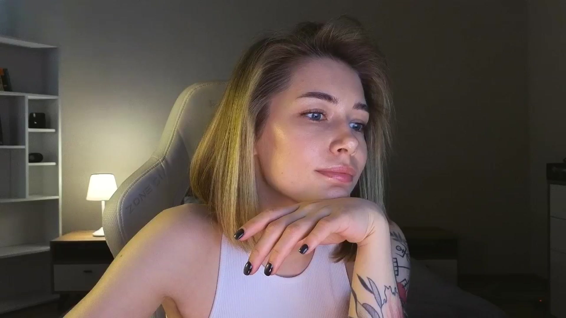 Gallery image thumbnail from KeepSpark's myfreecams stream on, 05/17/2025, 07:14 image 3 of 20