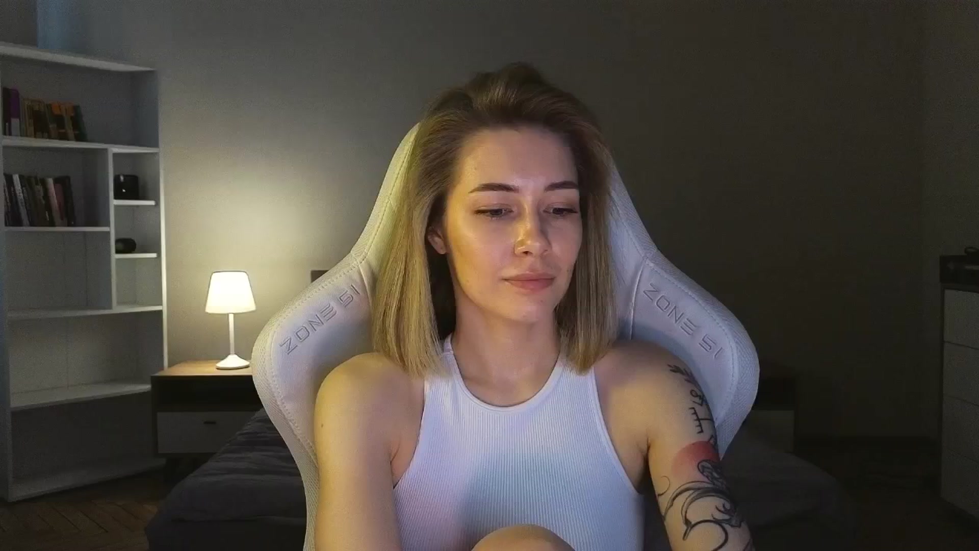 Gallery image thumbnail from KeepSpark's myfreecams stream on, 05/17/2025, 07:59 image 7 of 20