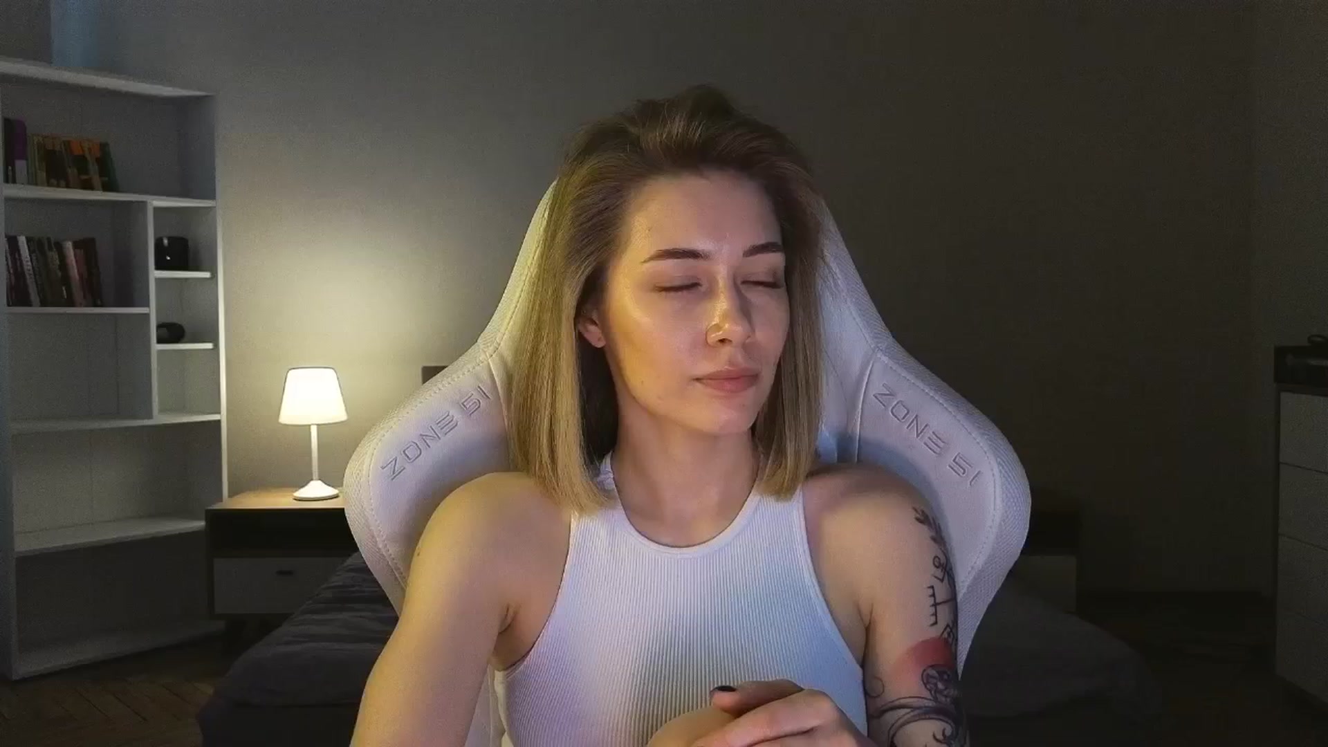 Gallery image thumbnail from KeepSpark's myfreecams stream on, 05/17/2025, 07:59 image 12 of 20