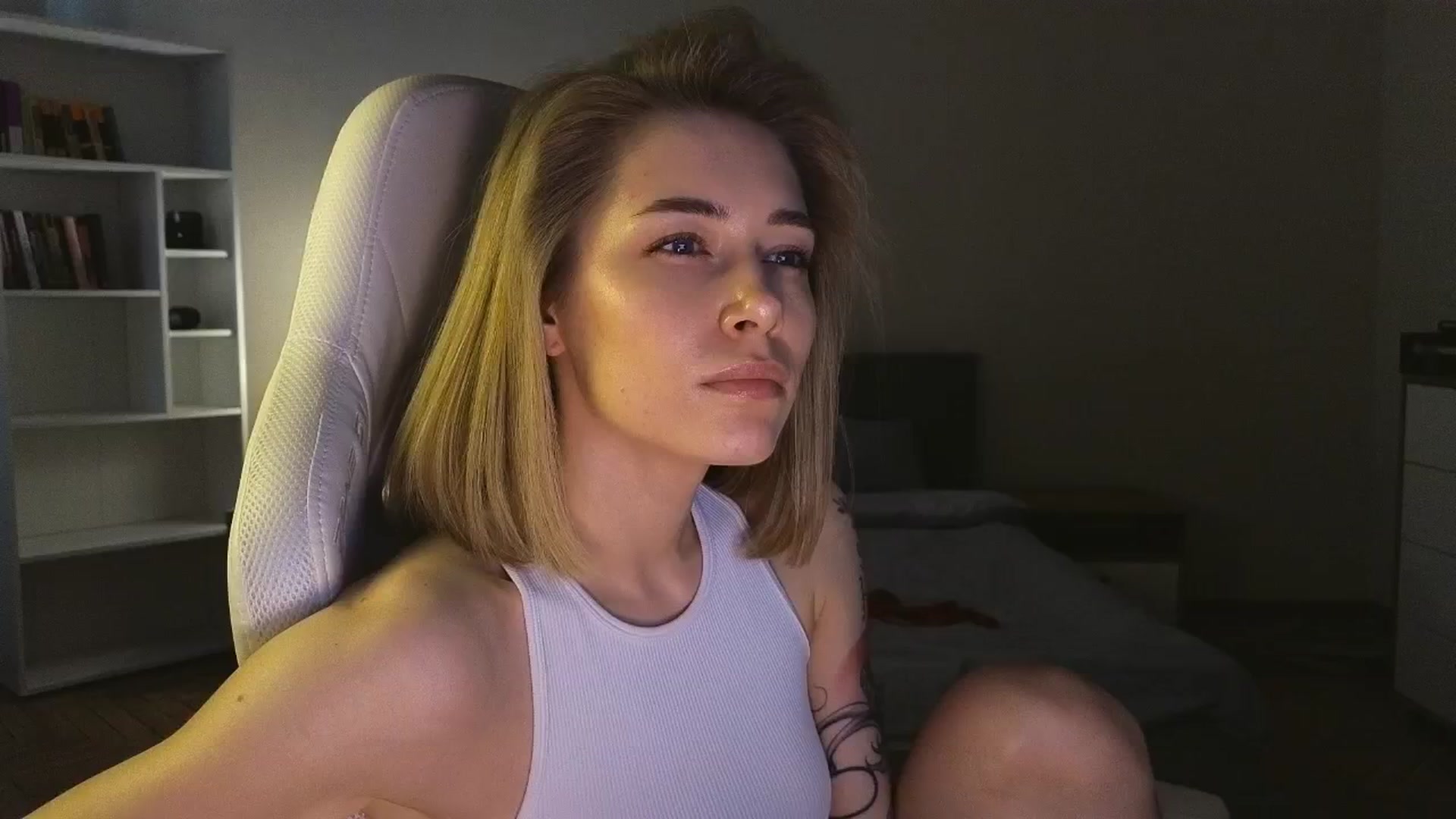 Gallery image thumbnail from KeepSpark's myfreecams stream on, 05/17/2025, 07:59 image 18 of 20