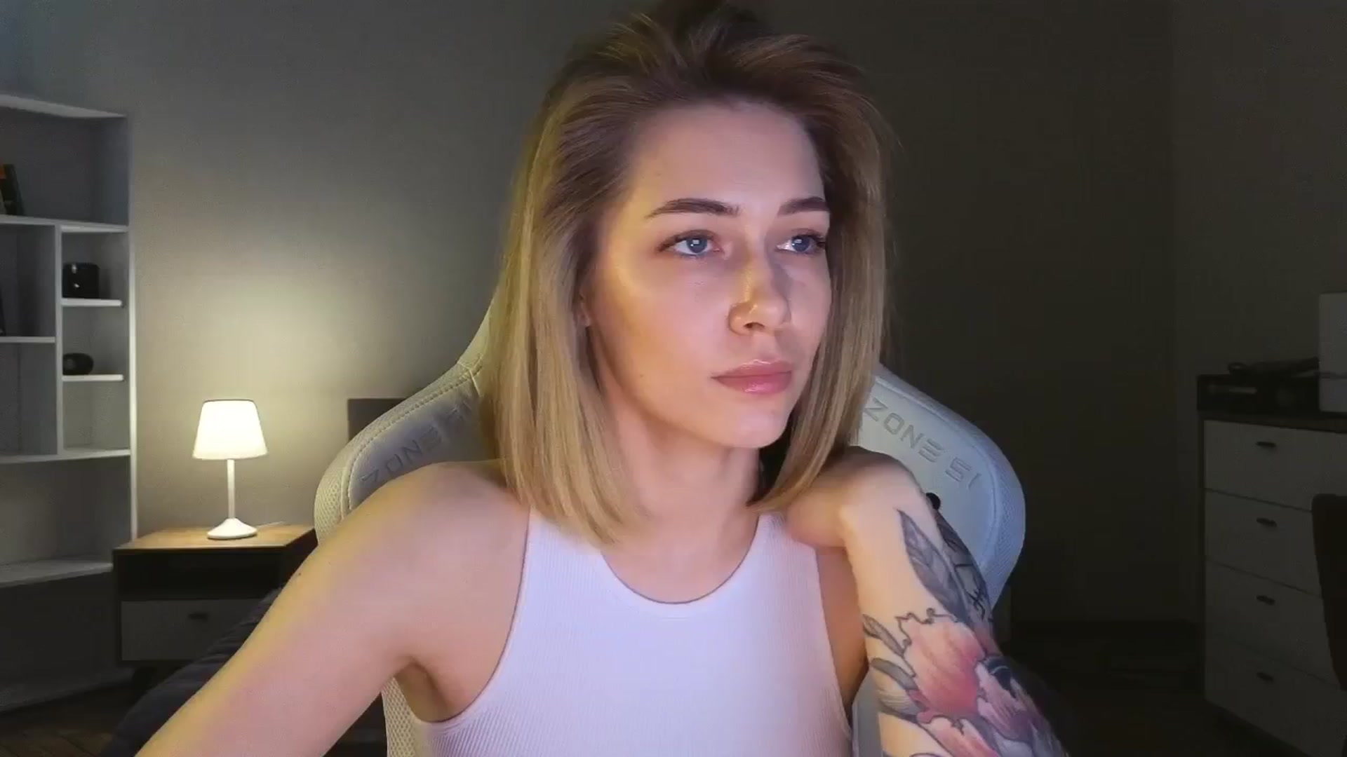 Gallery image thumbnail from KeepSpark's myfreecams stream on, 05/17/2025, 09:08 image 5 of 20