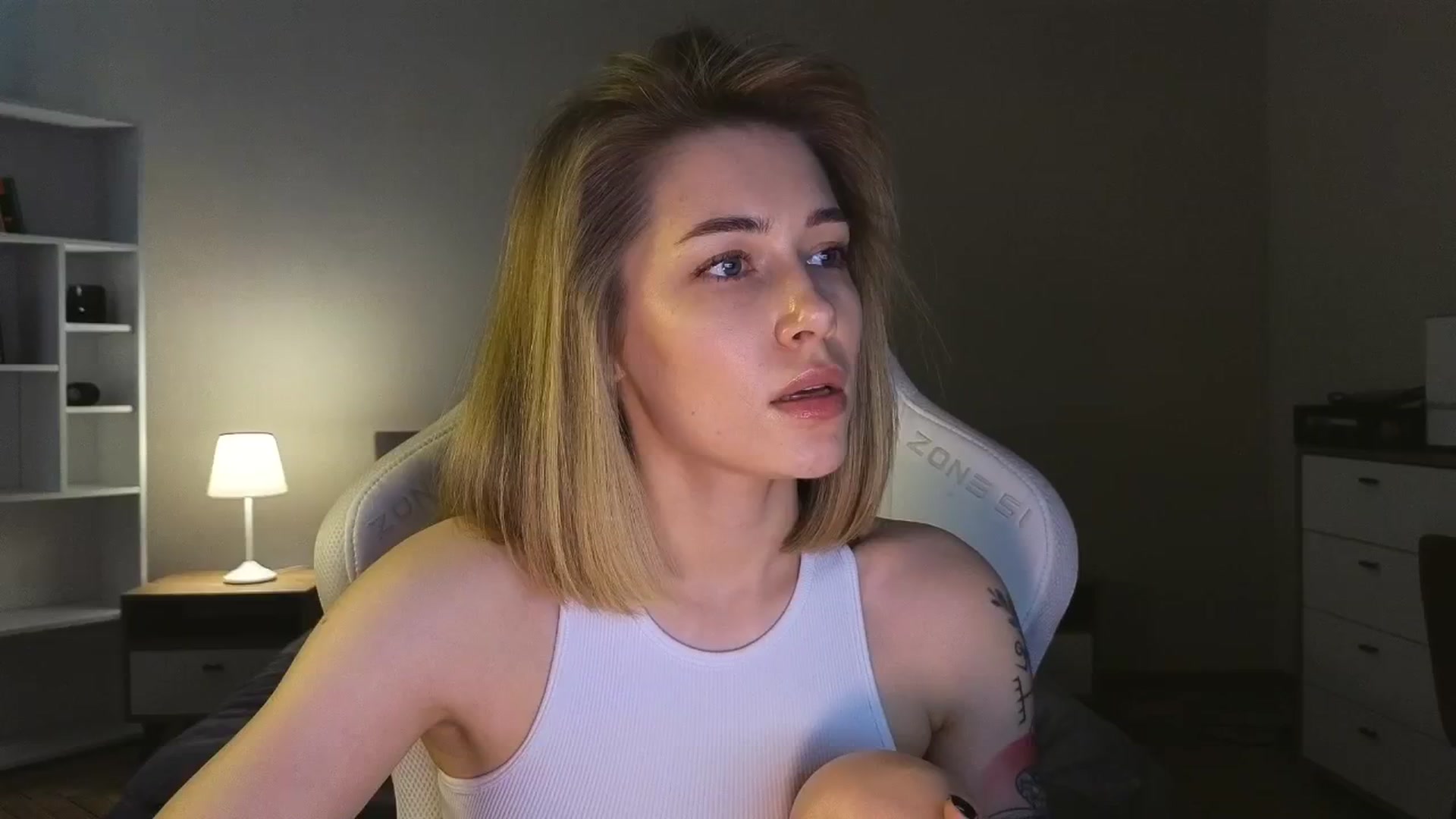 Gallery image thumbnail from KeepSpark's myfreecams stream on, 05/17/2025, 09:08 image 13 of 20