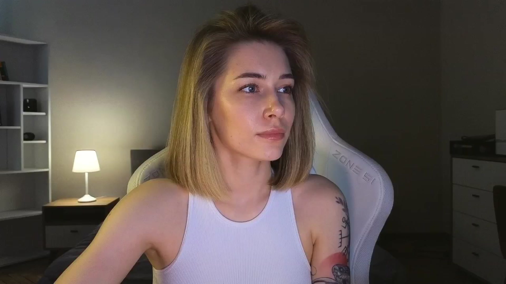 Gallery image thumbnail from KeepSpark's myfreecams stream on, 05/17/2025, 09:08 image 9 of 20