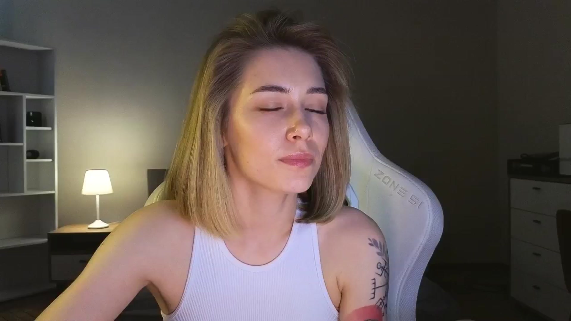 Gallery image thumbnail from KeepSpark's myfreecams stream on, 05/17/2025, 09:08 image 7 of 20