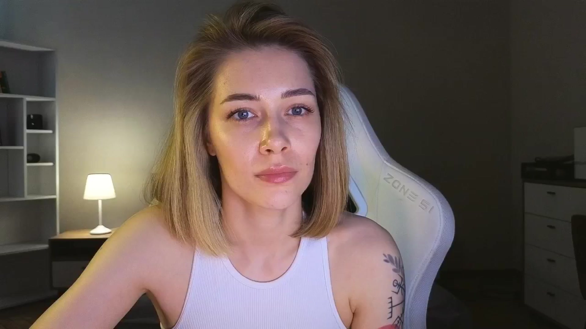Gallery image thumbnail from KeepSpark's myfreecams stream on, 05/17/2025, 09:08 image 8 of 20