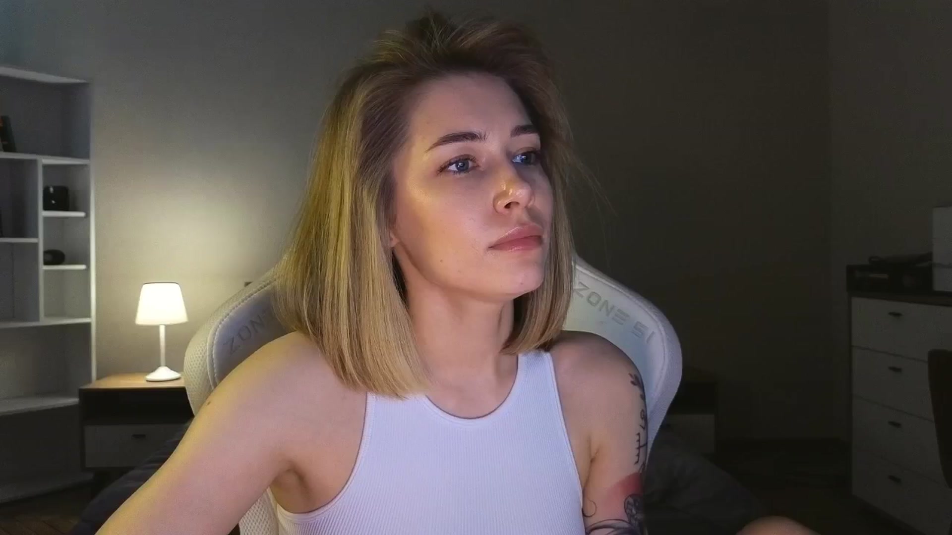 Gallery image thumbnail from KeepSpark's myfreecams stream on, 05/17/2025, 09:08 image 10 of 20