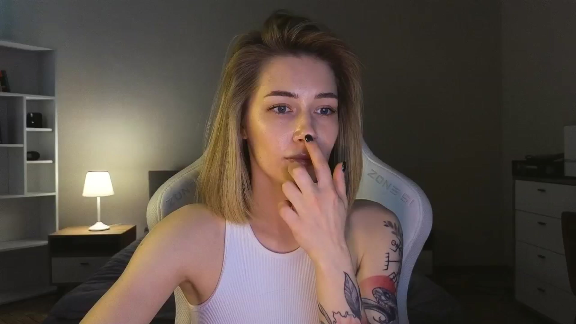 Gallery image thumbnail from KeepSpark's myfreecams stream on, 05/17/2025, 09:08 image 15 of 20