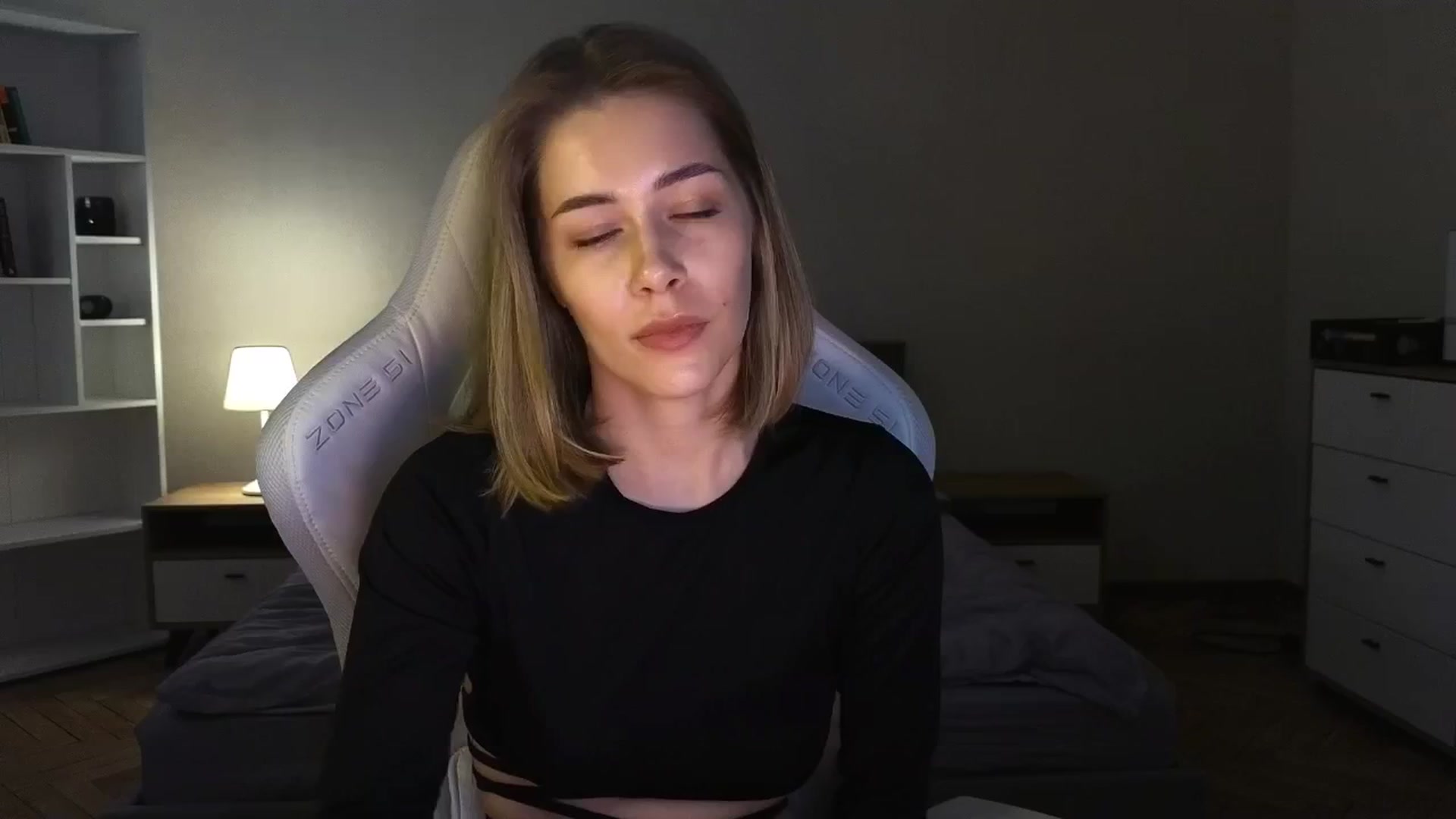 Gallery image thumbnail from KeepSpark's myfreecams stream on, 05/18/2025, 08:54 image 16 of 20