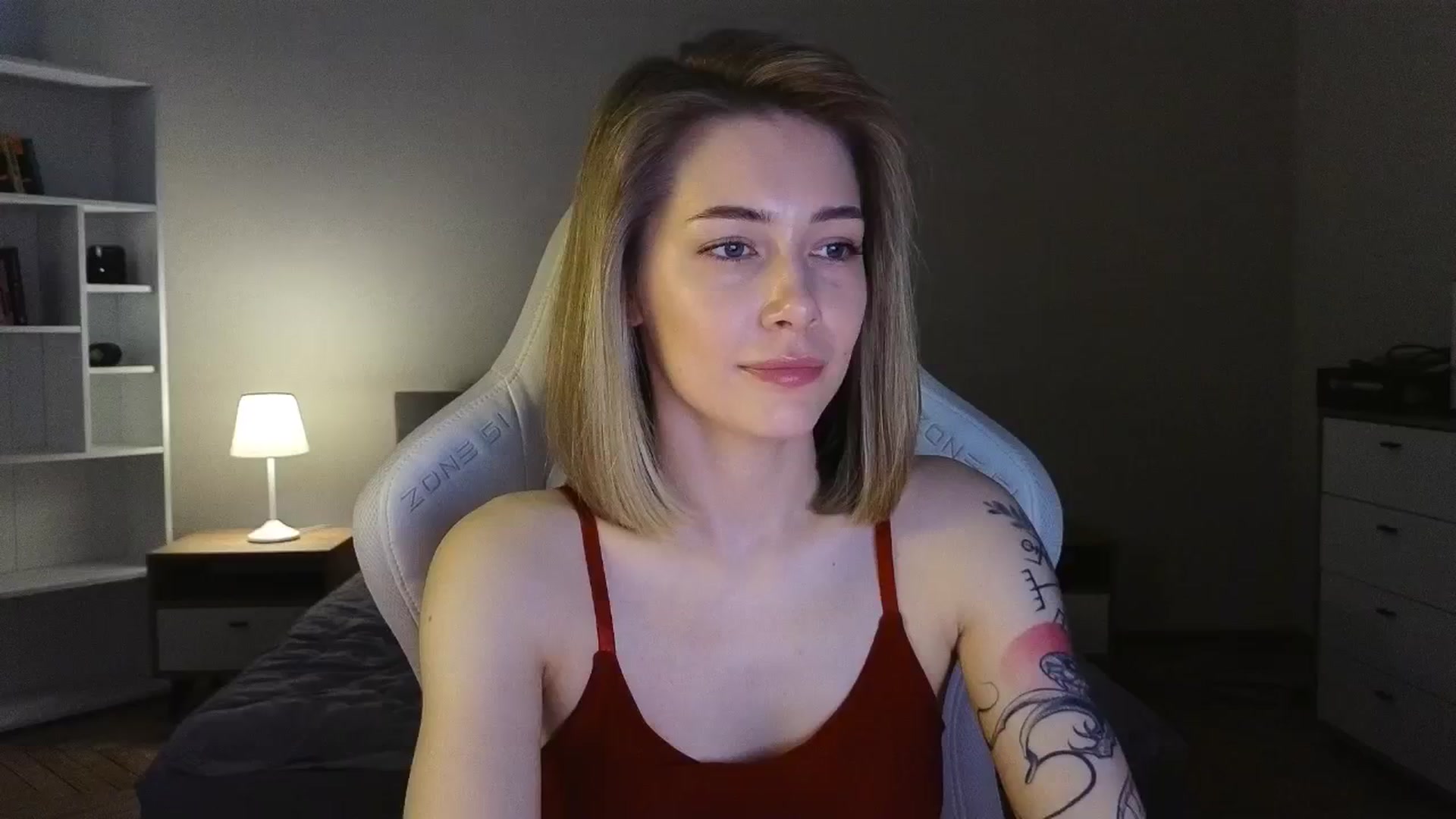 Gallery image thumbnail from KeepSpark's myfreecams stream on, 05/19/2025, 06:00 image 18 of 20