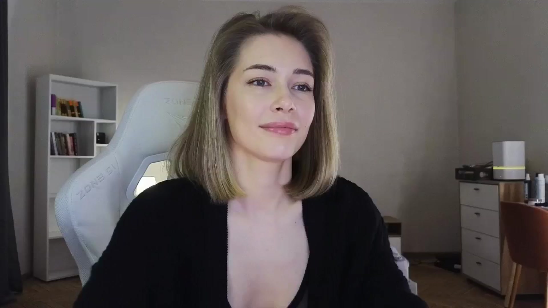 Gallery image thumbnail from KeepSpark's myfreecams stream on, 05/26/2025, 05:19 image 19 of 20