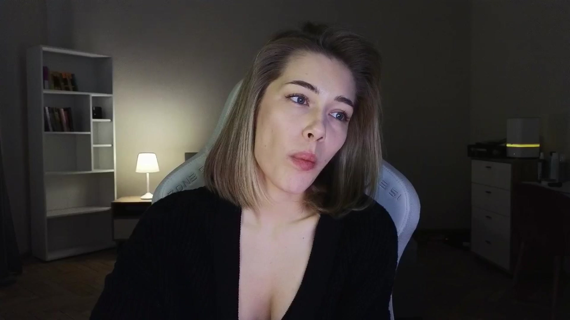 Gallery image thumbnail from KeepSpark's myfreecams stream on, 05/26/2025, 07:55 image 12 of 20
