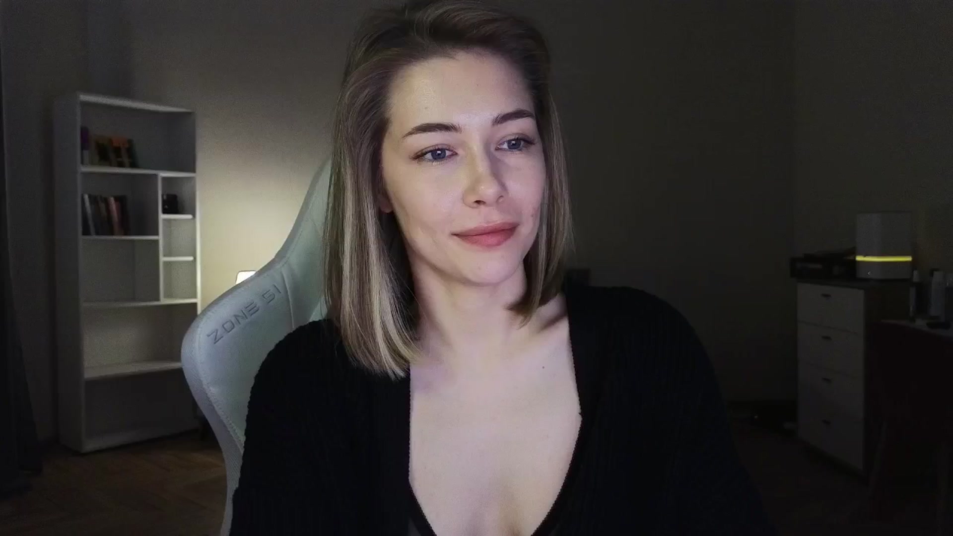 Gallery image thumbnail from KeepSpark's myfreecams stream on, 05/26/2025, 08:18 image 3 of 20
