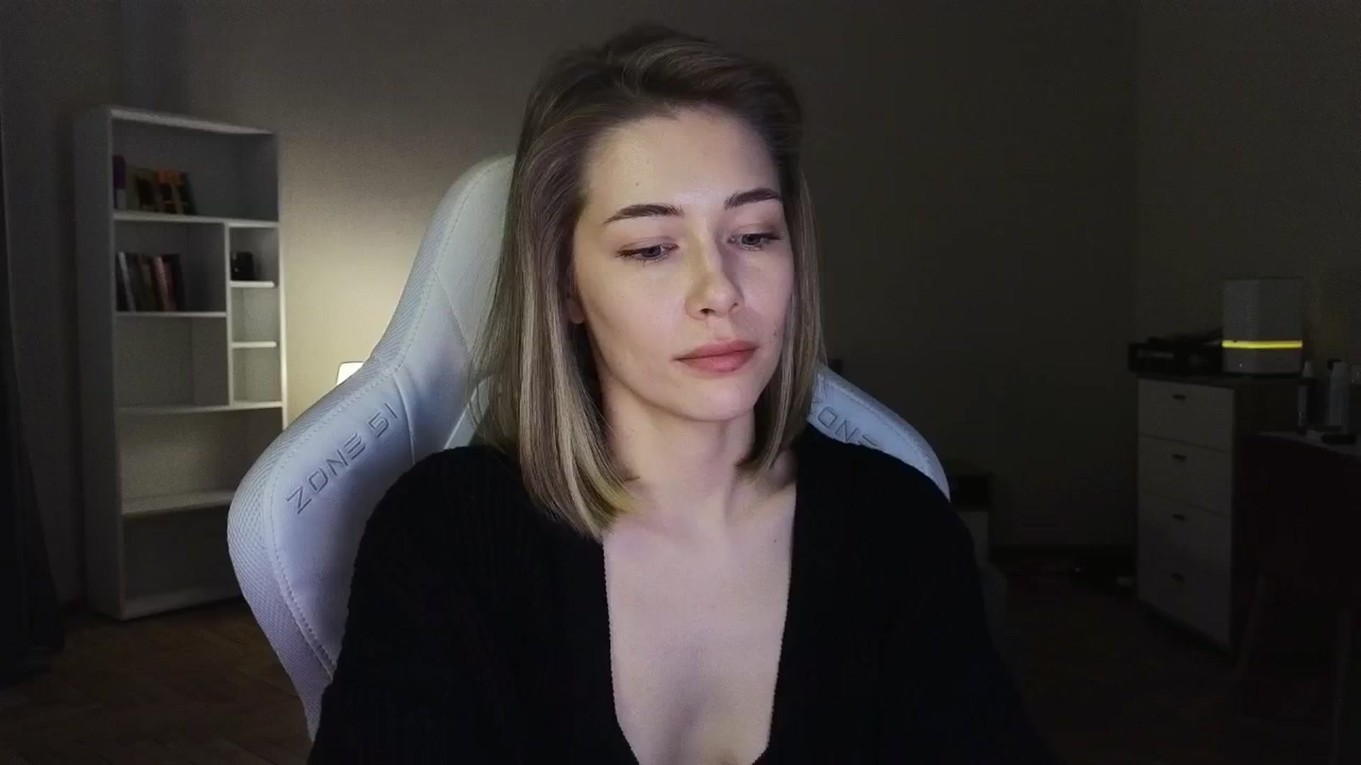 Gallery image thumbnail from KeepSpark's myfreecams stream on, 05/26/2025, 08:18 image 5 of 20