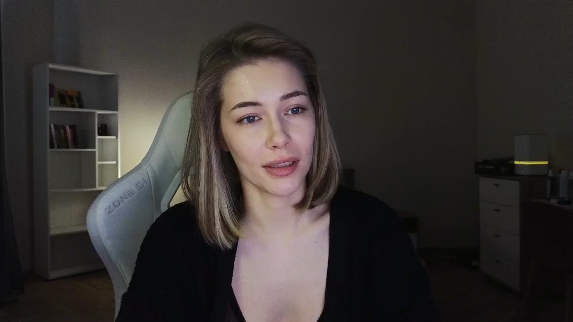 Gallery image thumbnail from KeepSpark's myfreecams stream on, 05/26/2025, 08:18 image 16 of 20