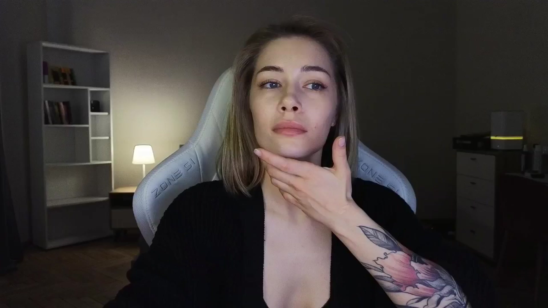 Gallery image thumbnail from KeepSpark's myfreecams stream on, 05/26/2025, 08:48 image 10 of 20