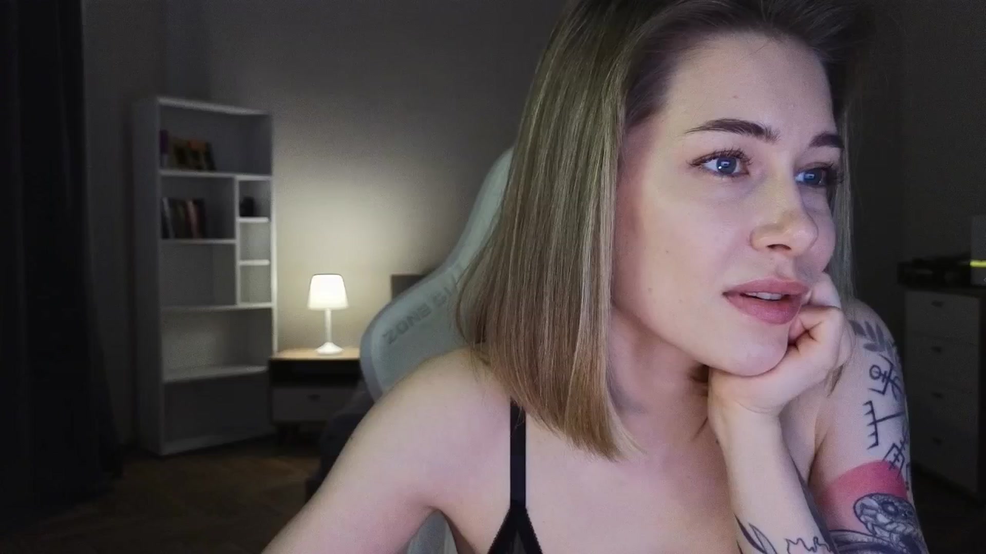 Gallery image thumbnail from KeepSpark's myfreecams stream on, 05/26/2025, 08:48 image 14 of 20