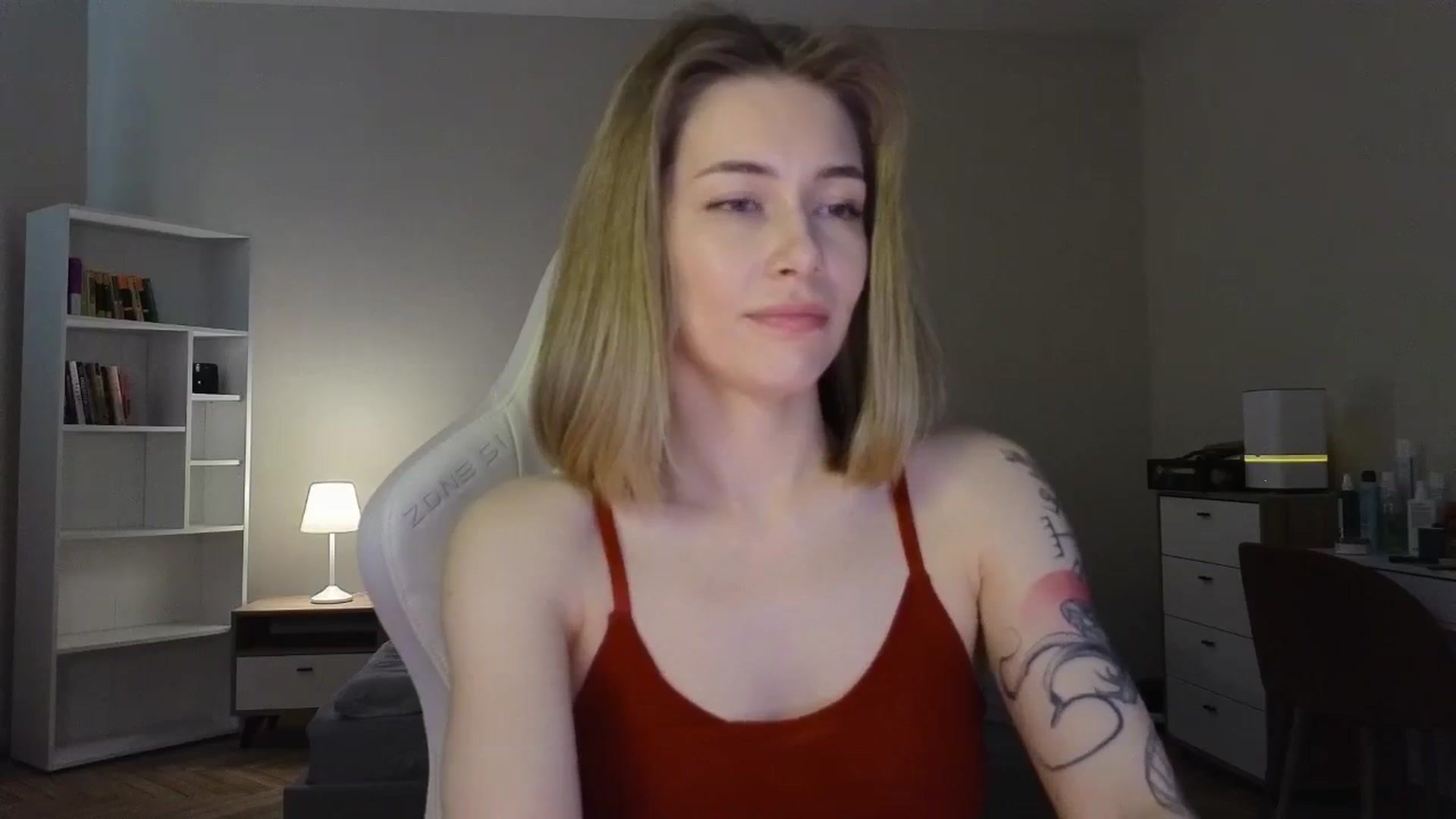 Gallery image thumbnail from KeepSpark's myfreecams stream on, 05/30/2025, 06:29 image 18 of 20