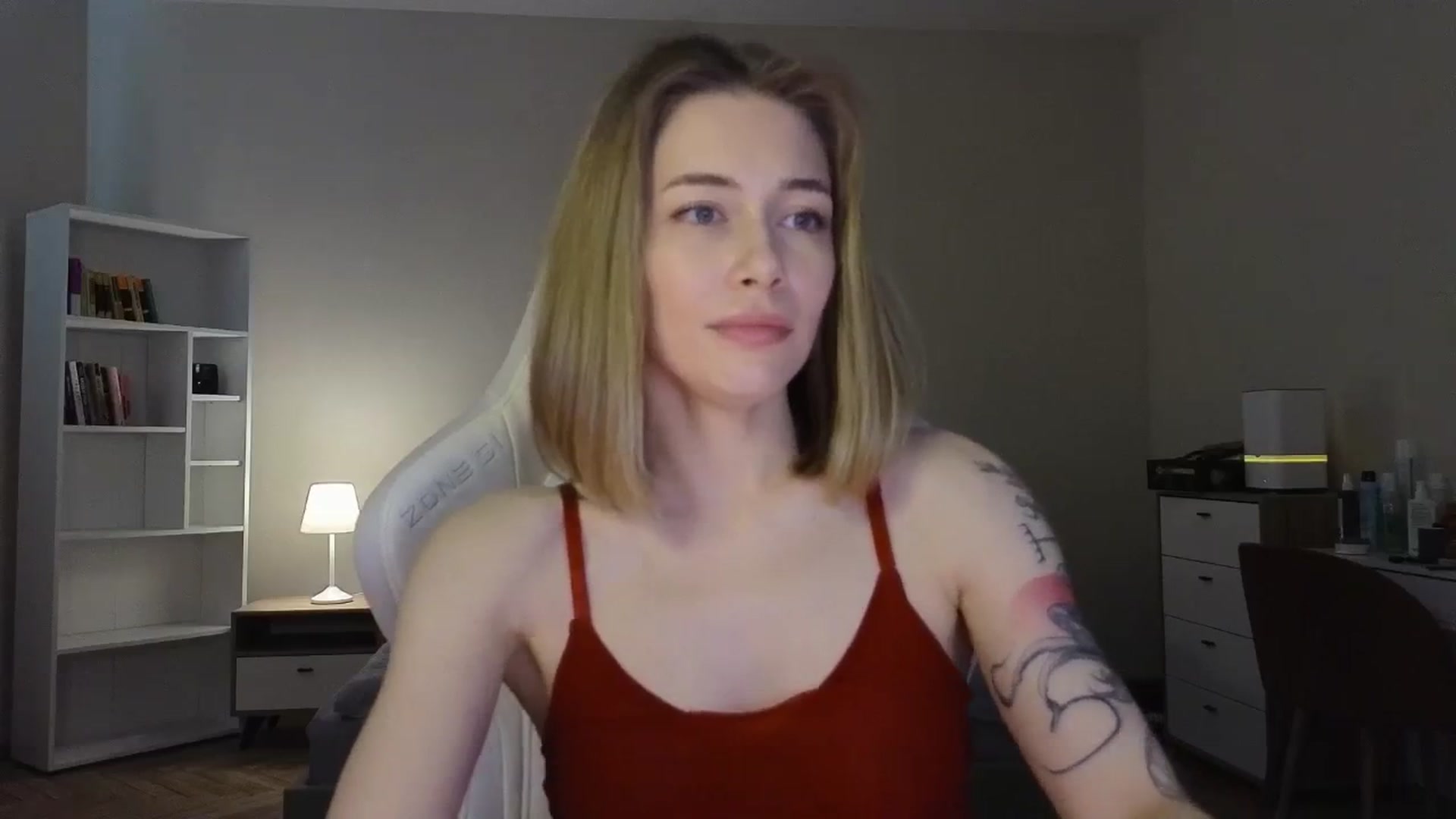 Gallery image thumbnail from KeepSpark's myfreecams stream on, 05/30/2025, 06:29 image 17 of 20