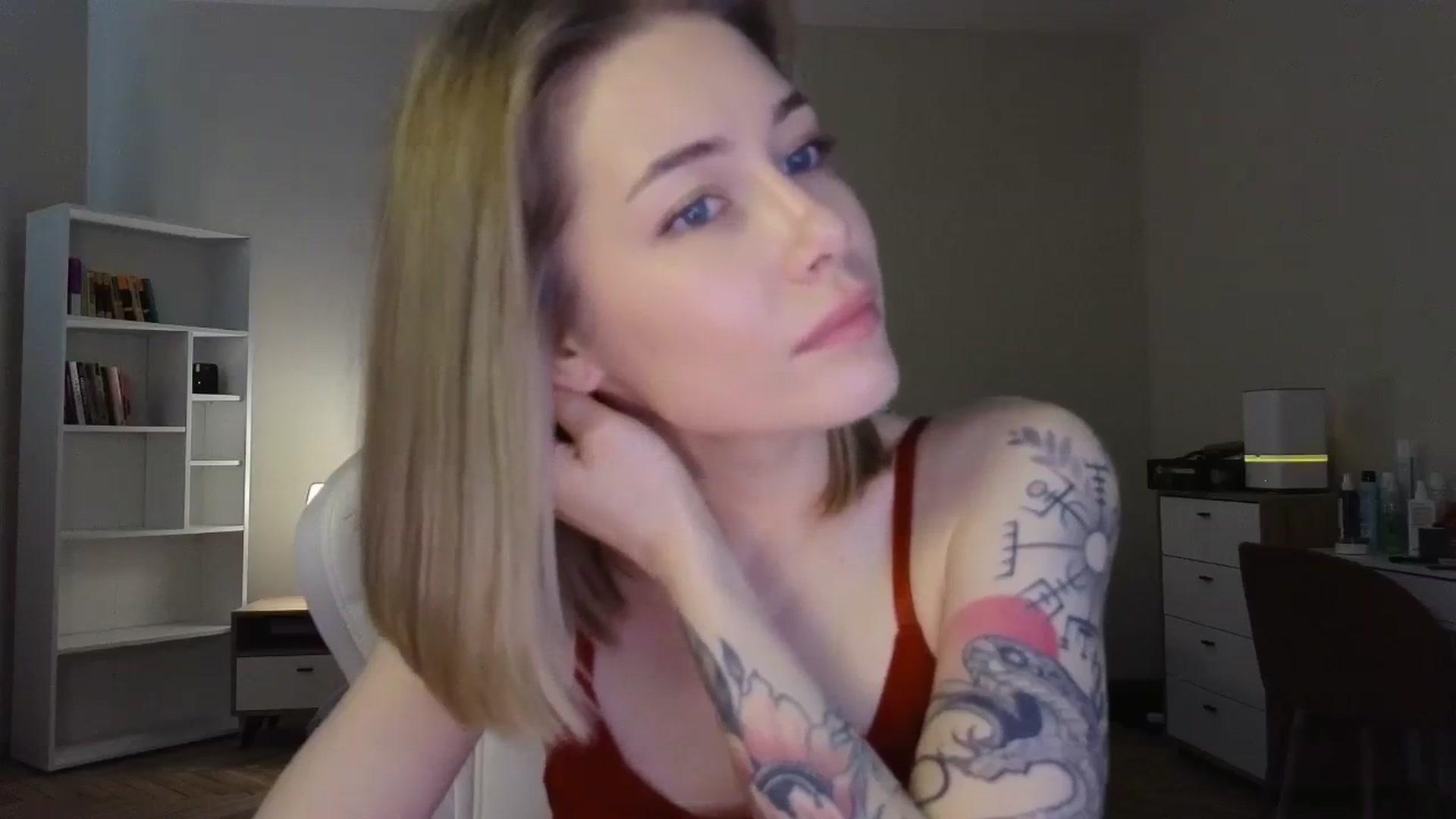Gallery image thumbnail from KeepSpark's myfreecams stream on, 05/30/2025, 06:29 image 19 of 20
