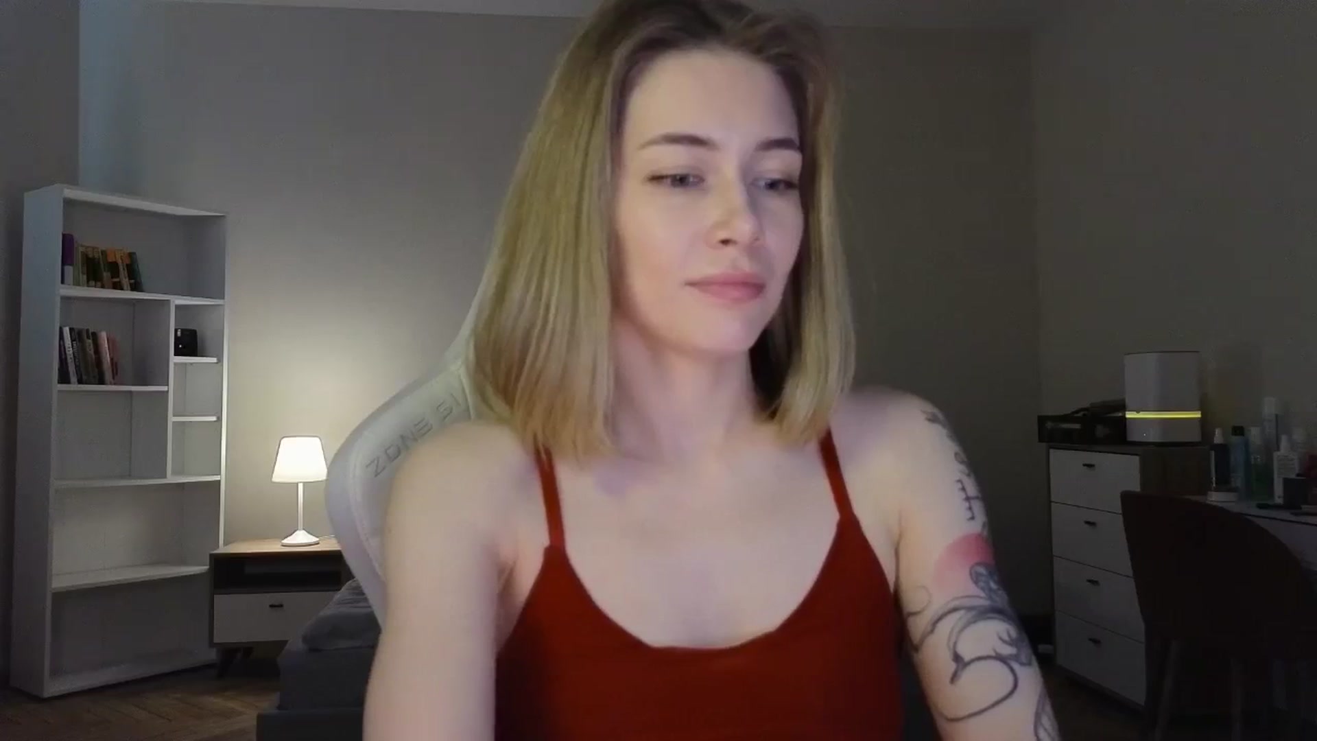 Gallery image thumbnail from KeepSpark's myfreecams stream on, 05/30/2025, 06:29 image 16 of 20