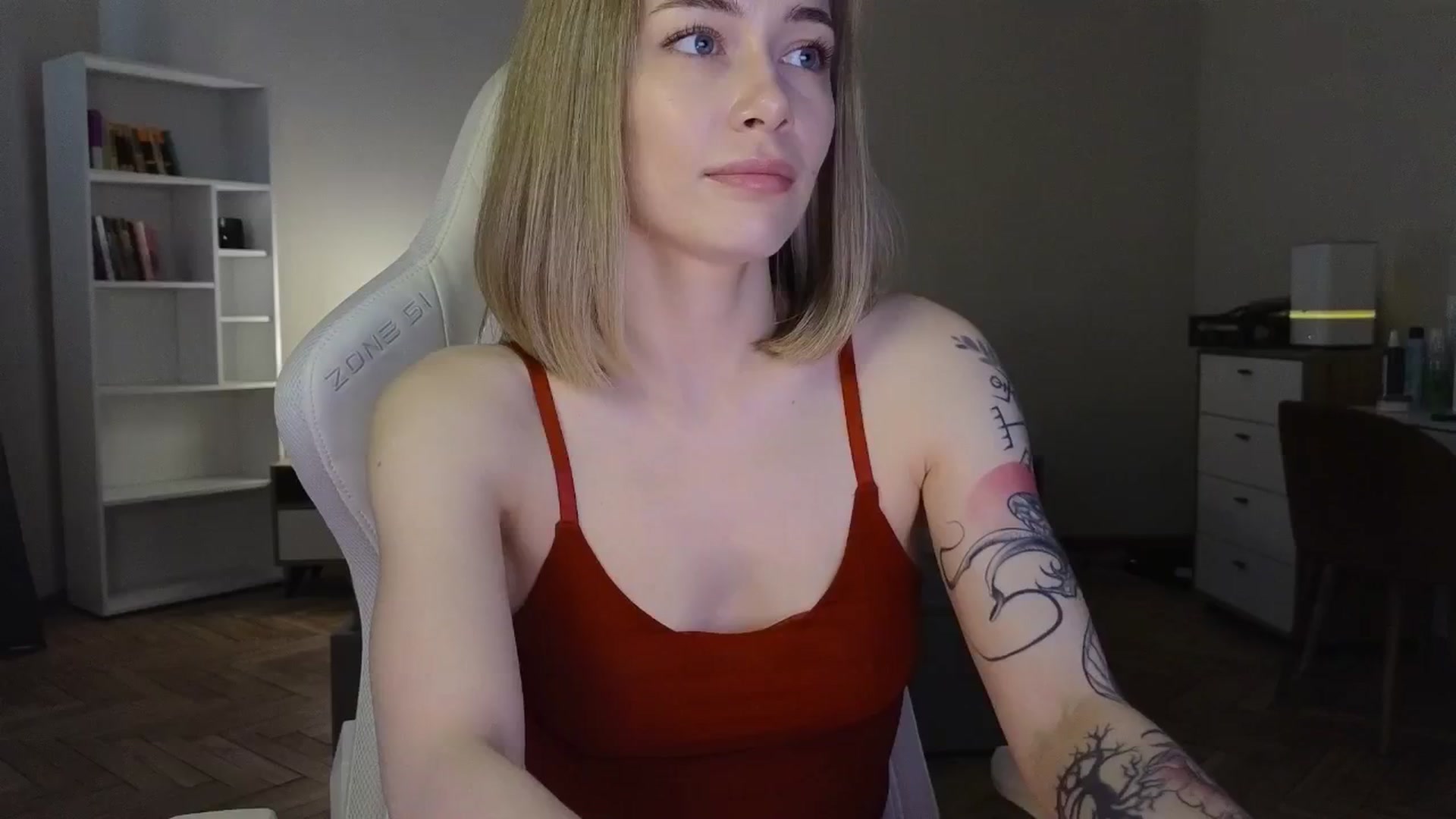 Gallery image thumbnail from KeepSpark's myfreecams stream on, 05/30/2025, 06:29 image 9 of 20