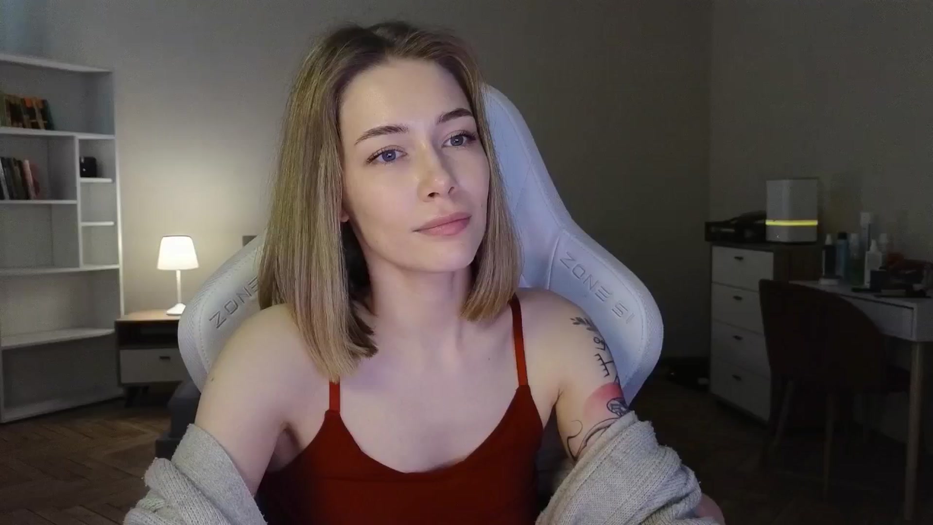Gallery image thumbnail from KeepSpark's myfreecams stream on, 05/30/2025, 09:14 image 7 of 20