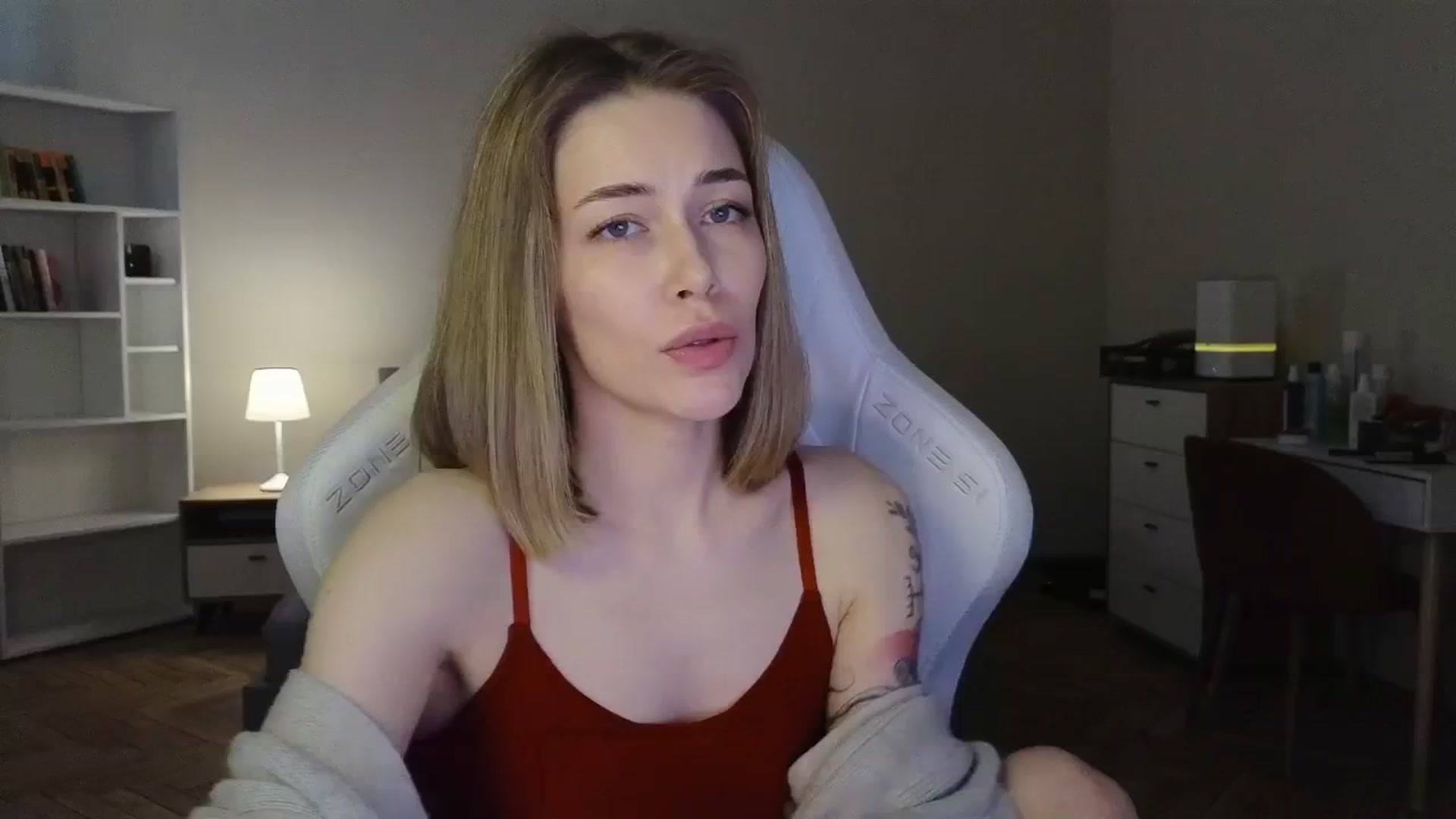 Gallery image thumbnail from KeepSpark's myfreecams stream on, 05/30/2025, 09:14 image 8 of 20