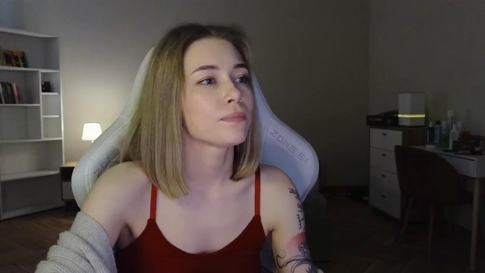 Gallery image thumbnail from KeepSpark's myfreecams stream on, 05/30/2025, 09:14 image 14 of 20