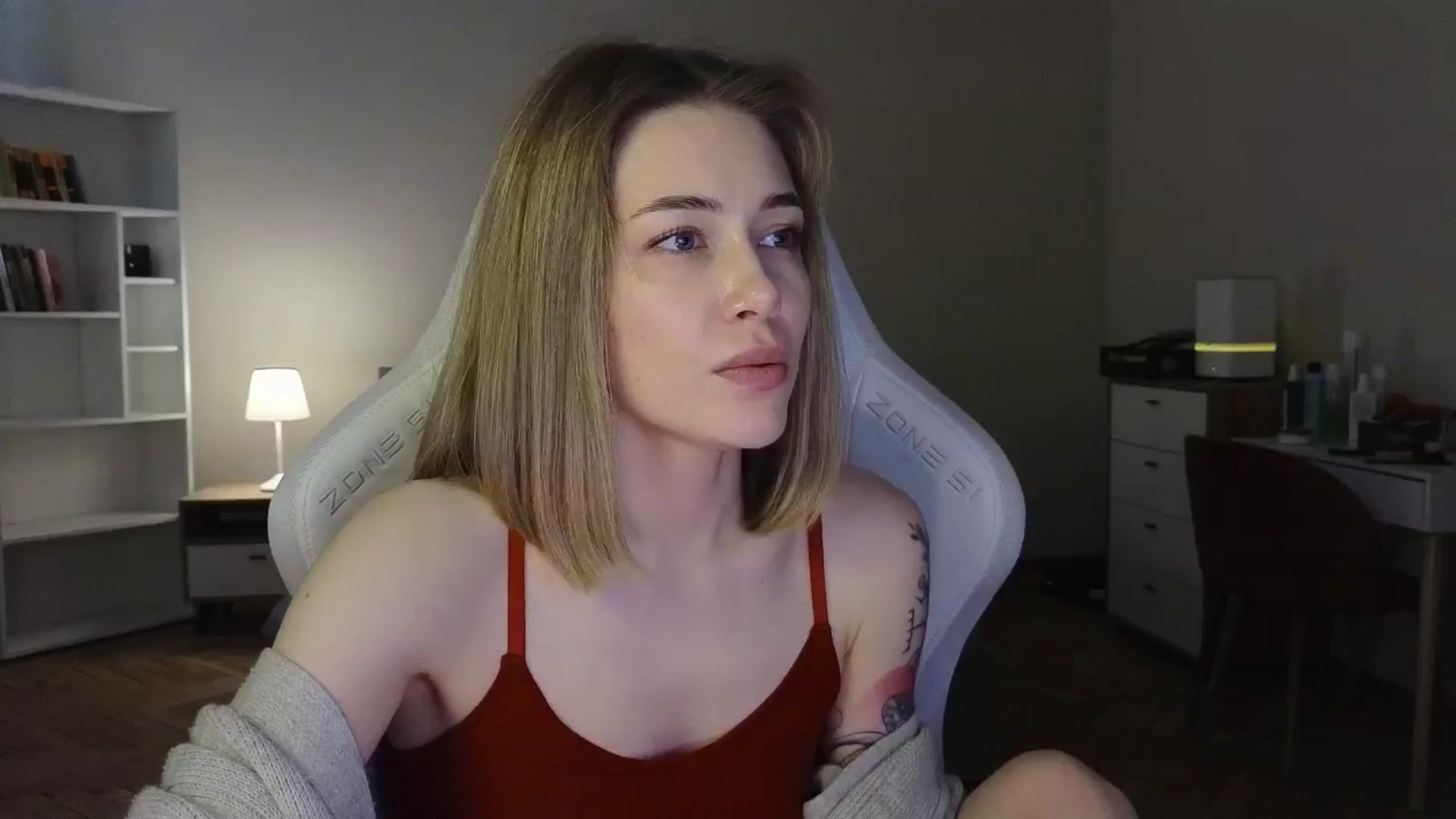 Gallery image thumbnail from KeepSpark's myfreecams stream on, 05/30/2025, 09:14 image 12 of 20