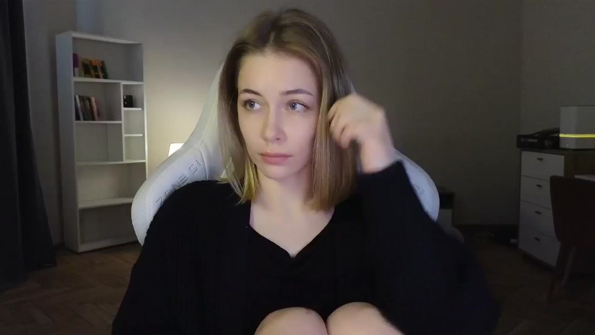 Gallery image thumbnail from KeepSpark's myfreecams stream on, 05/31/2025, 09:40 image 18 of 20