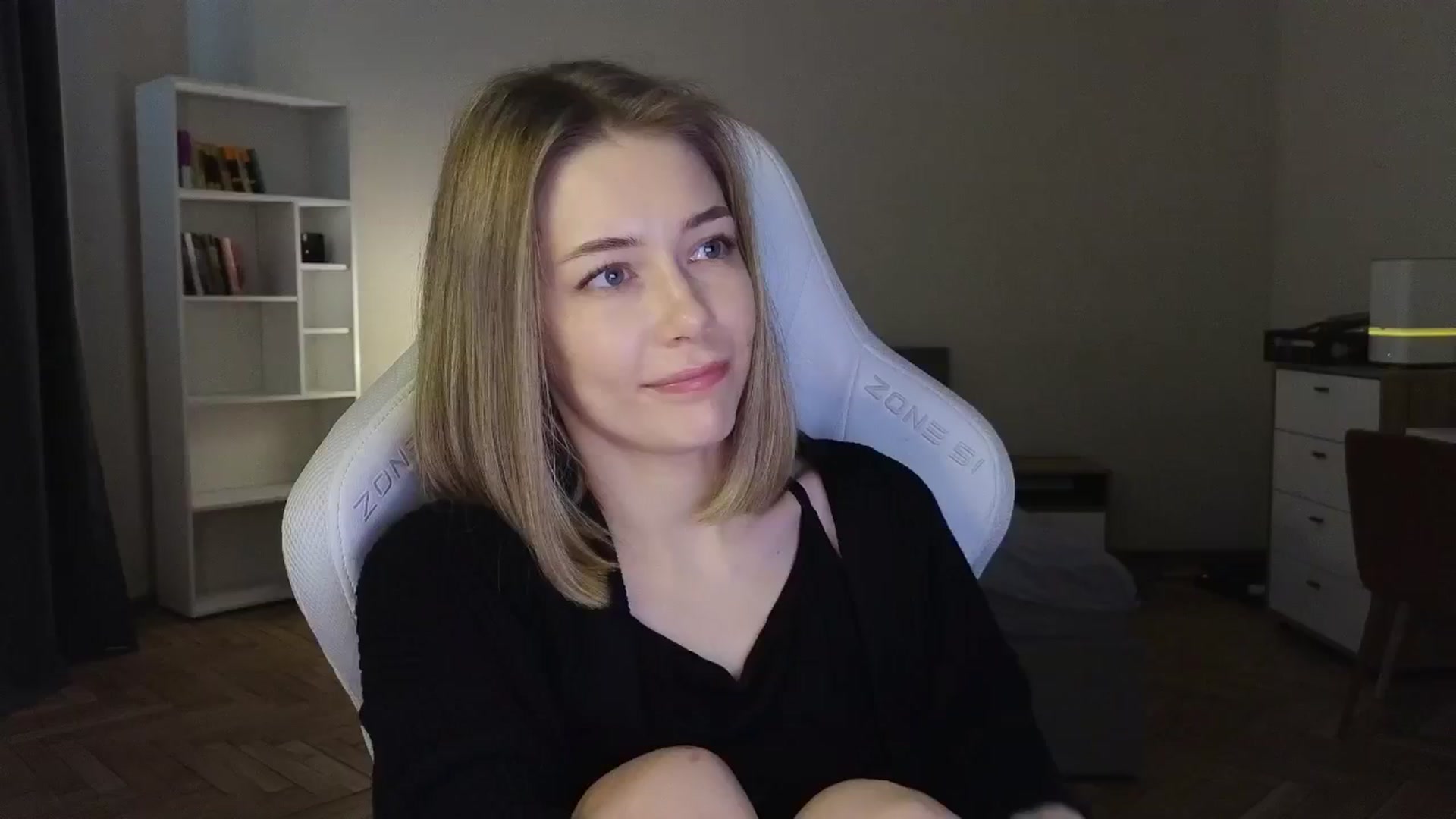 Gallery image thumbnail from KeepSpark's myfreecams stream on, 05/31/2025, 09:40 image 15 of 20