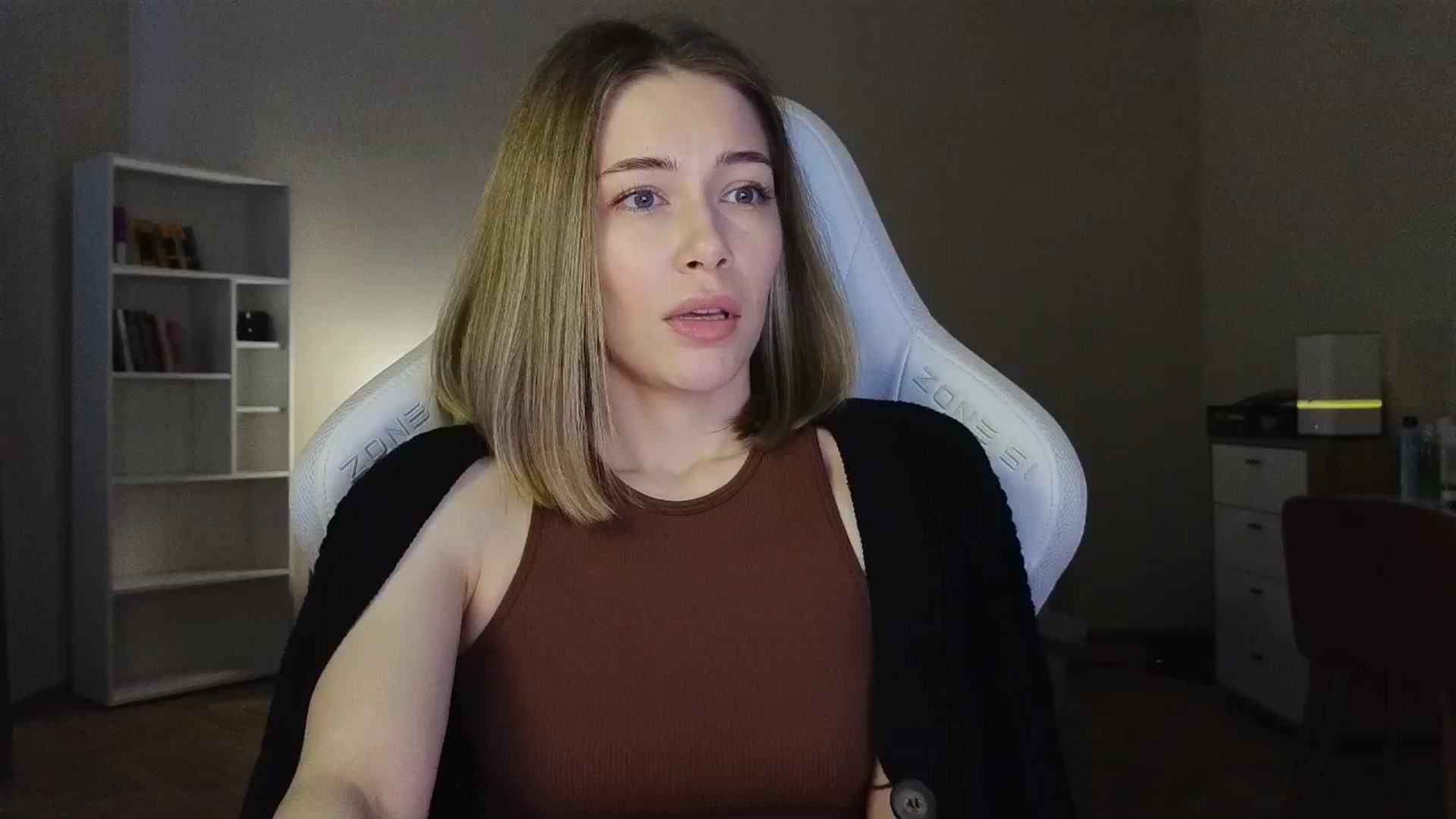 Gallery image thumbnail from KeepSpark's myfreecams stream on, 06/01/2025, 05:52 image 18 of 20