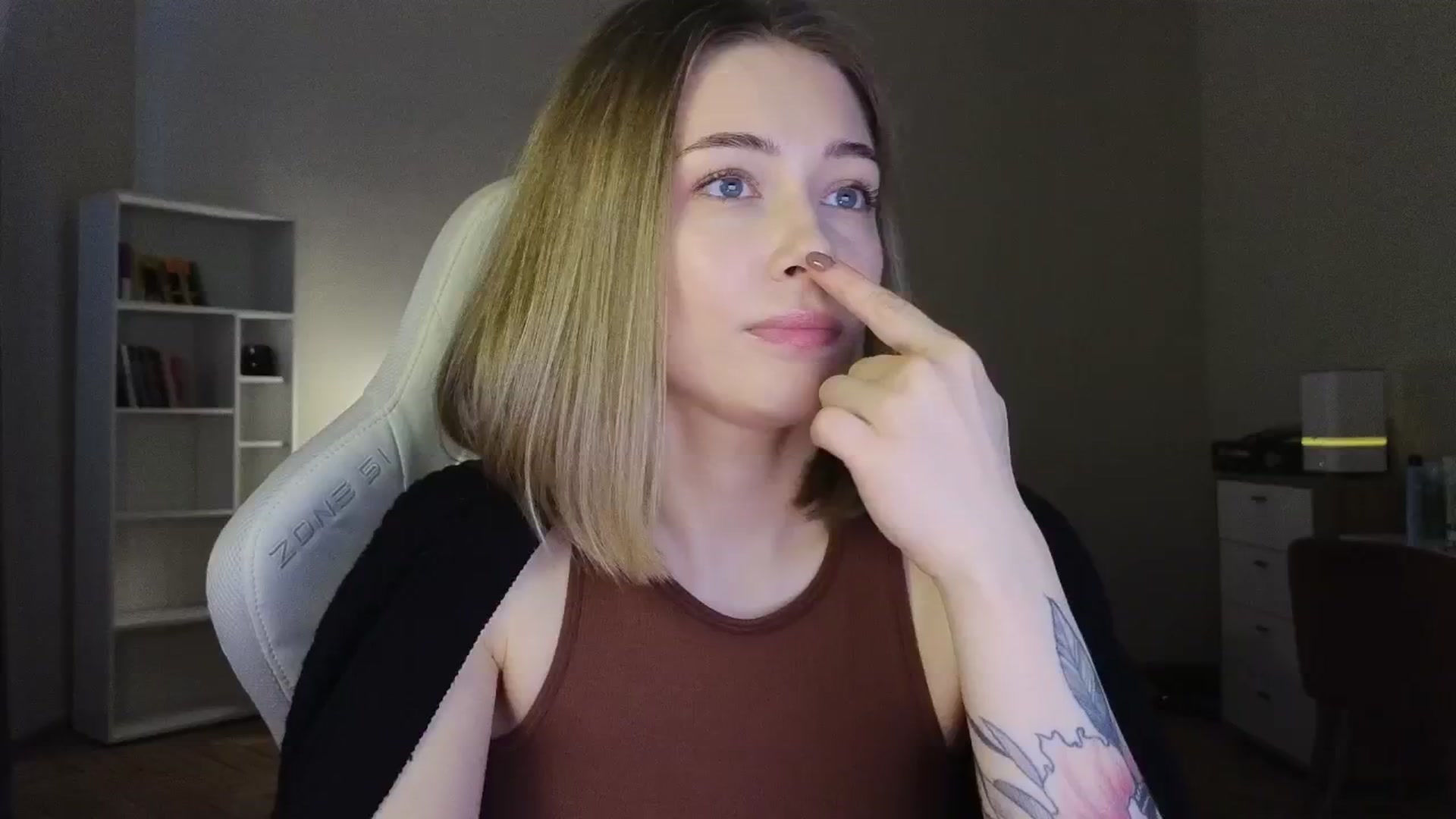 Gallery image thumbnail from KeepSpark's myfreecams stream on, 06/01/2025, 05:52 image 12 of 20