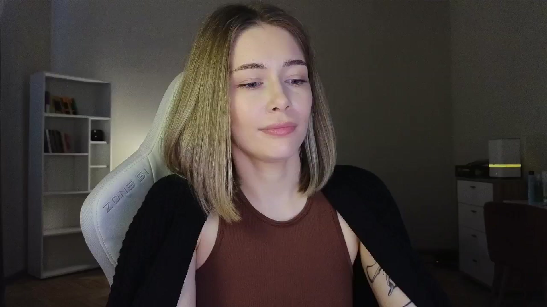 Gallery image thumbnail from KeepSpark's myfreecams stream on, 06/01/2025, 05:52 image 11 of 20