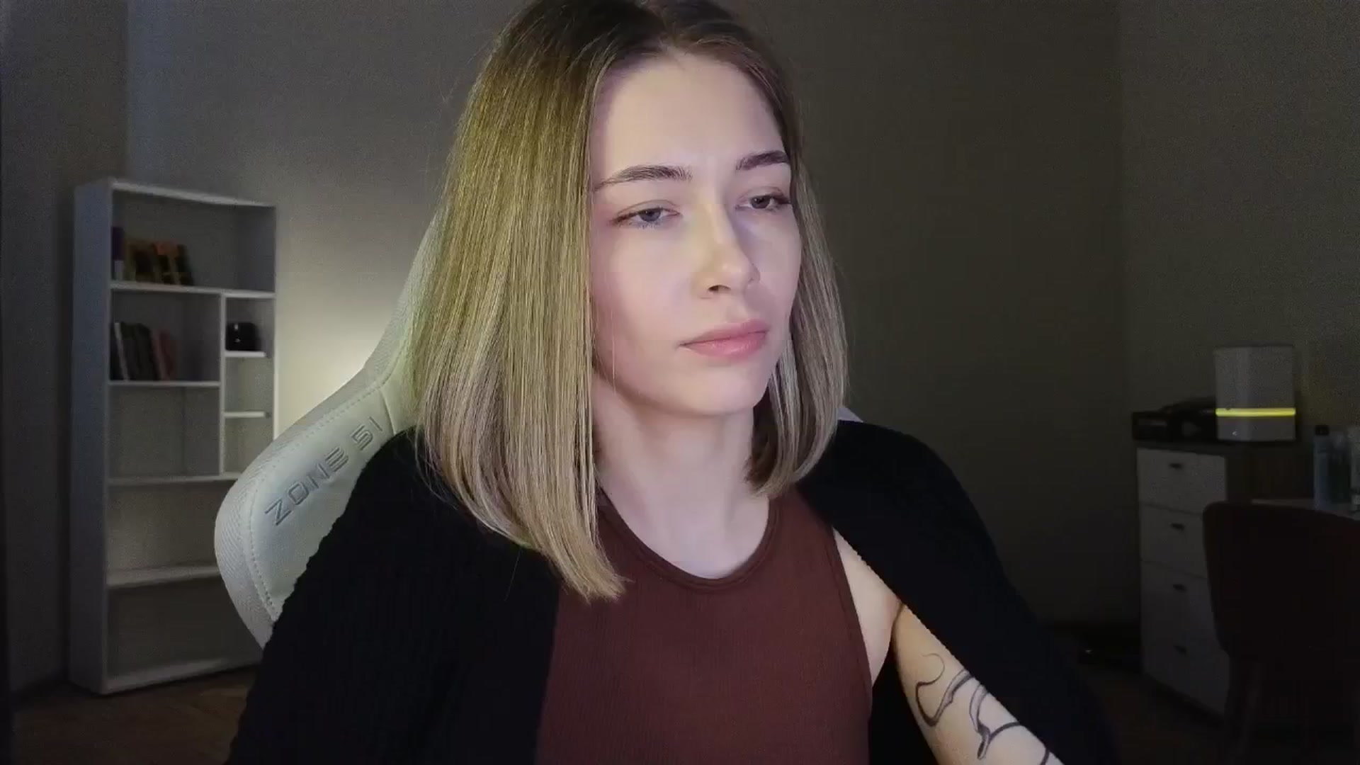 Gallery image thumbnail from KeepSpark's myfreecams stream on, 06/01/2025, 05:52 image 9 of 20