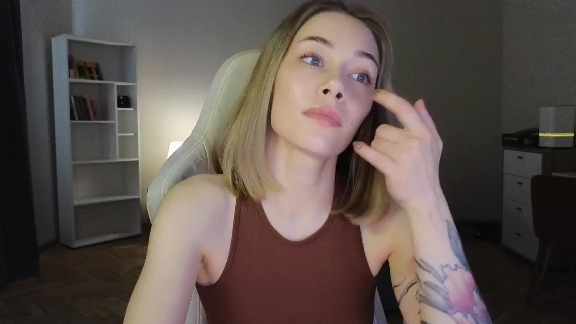 Gallery image thumbnail from KeepSpark's myfreecams stream on, 06/01/2025, 08:52 image 10 of 20