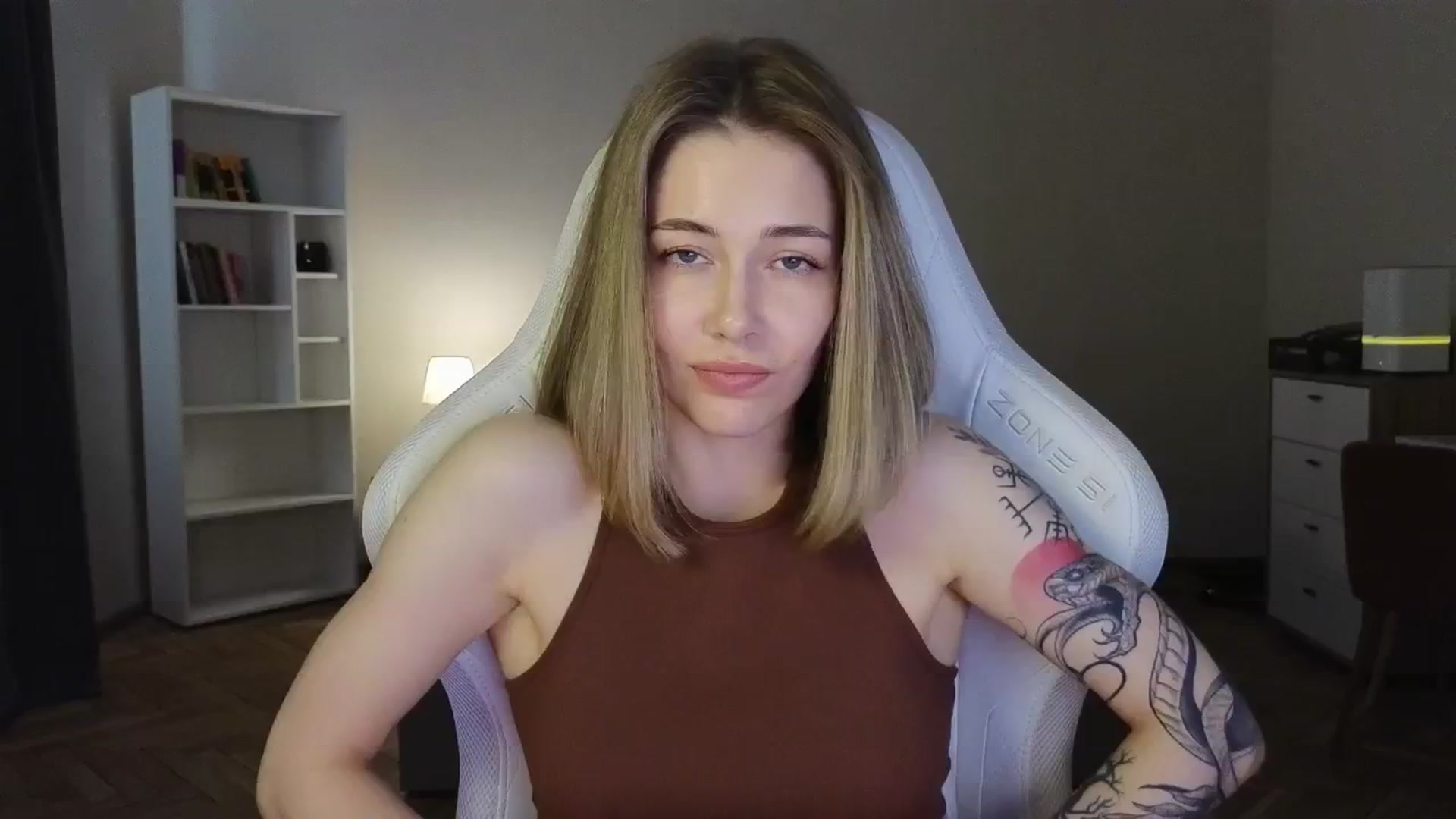 Gallery image thumbnail from KeepSpark's myfreecams stream on, 06/01/2025, 08:52 image 12 of 20
