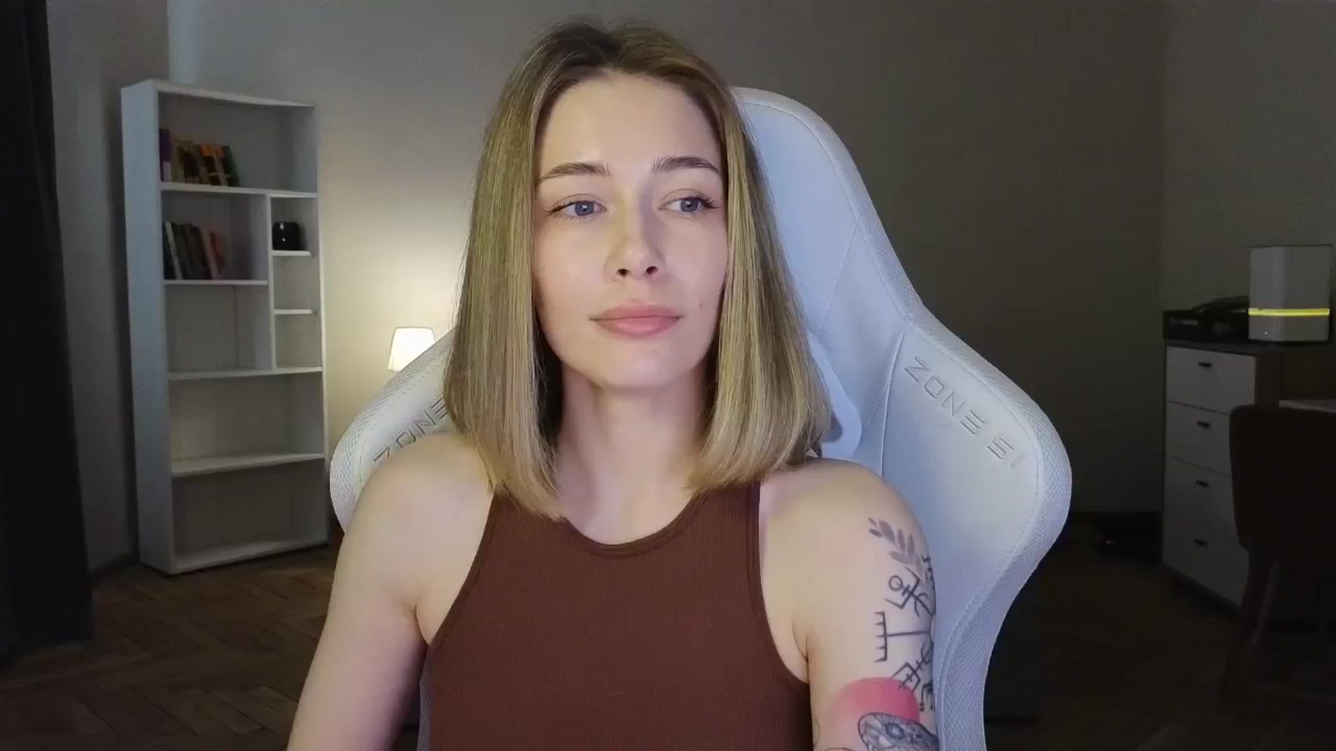 Gallery image thumbnail from KeepSpark's myfreecams stream on, 06/01/2025, 08:52 image 15 of 20