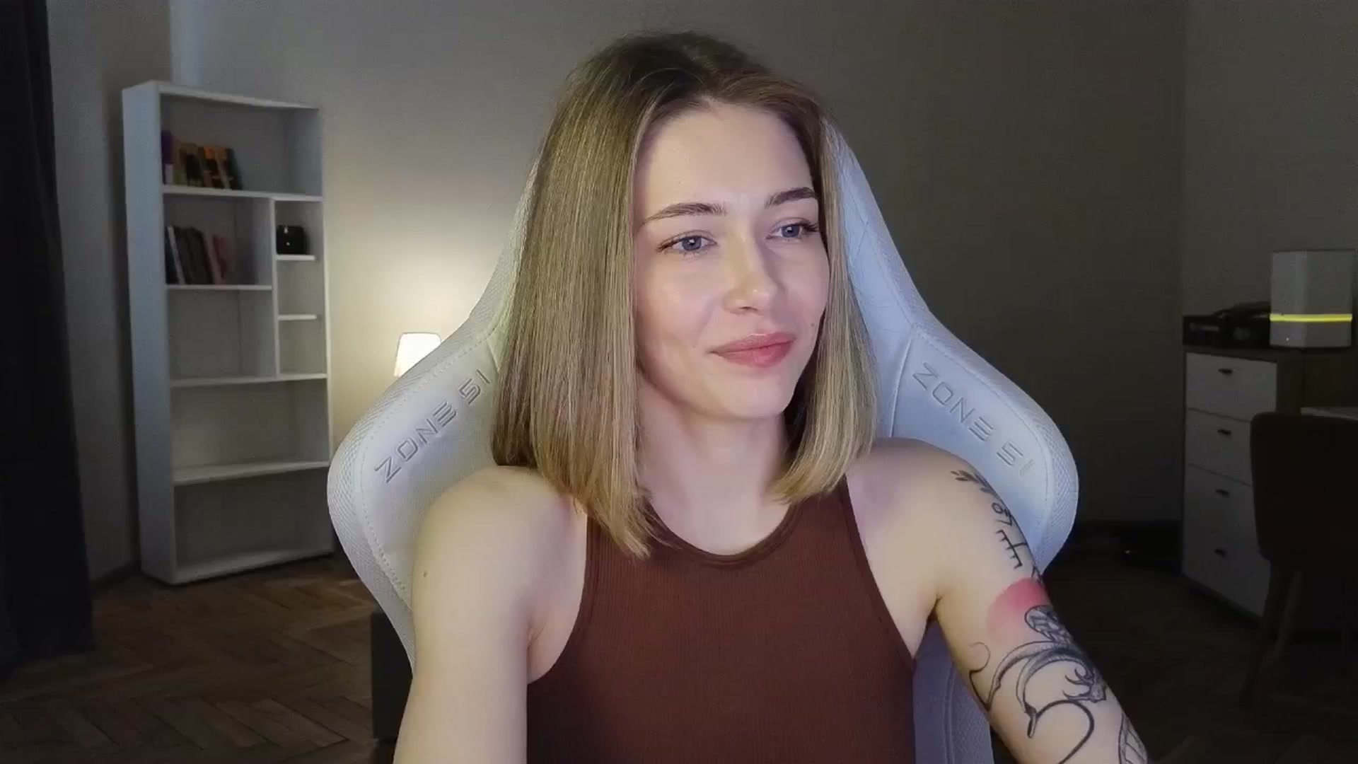 Gallery image thumbnail from KeepSpark's myfreecams stream on, 06/01/2025, 08:52 image 18 of 20