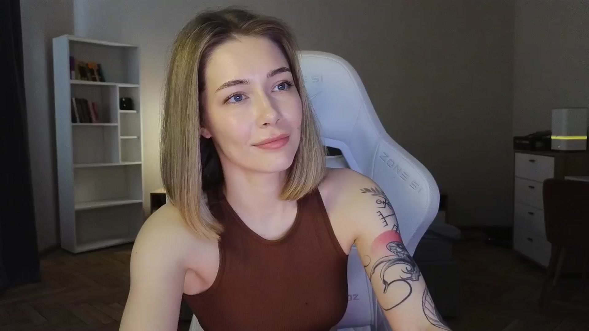 Gallery image thumbnail from KeepSpark's myfreecams stream on, 06/01/2025, 08:52 image 5 of 20
