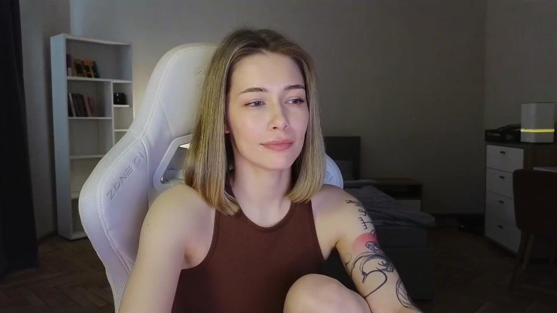 Gallery image thumbnail from KeepSpark's myfreecams stream on, 06/01/2025, 09:20 image 8 of 20