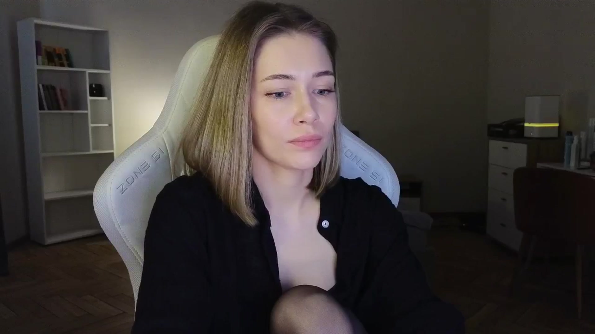 Gallery image thumbnail from KeepSpark's myfreecams stream on, 06/02/2025, 06:04 image 17 of 20