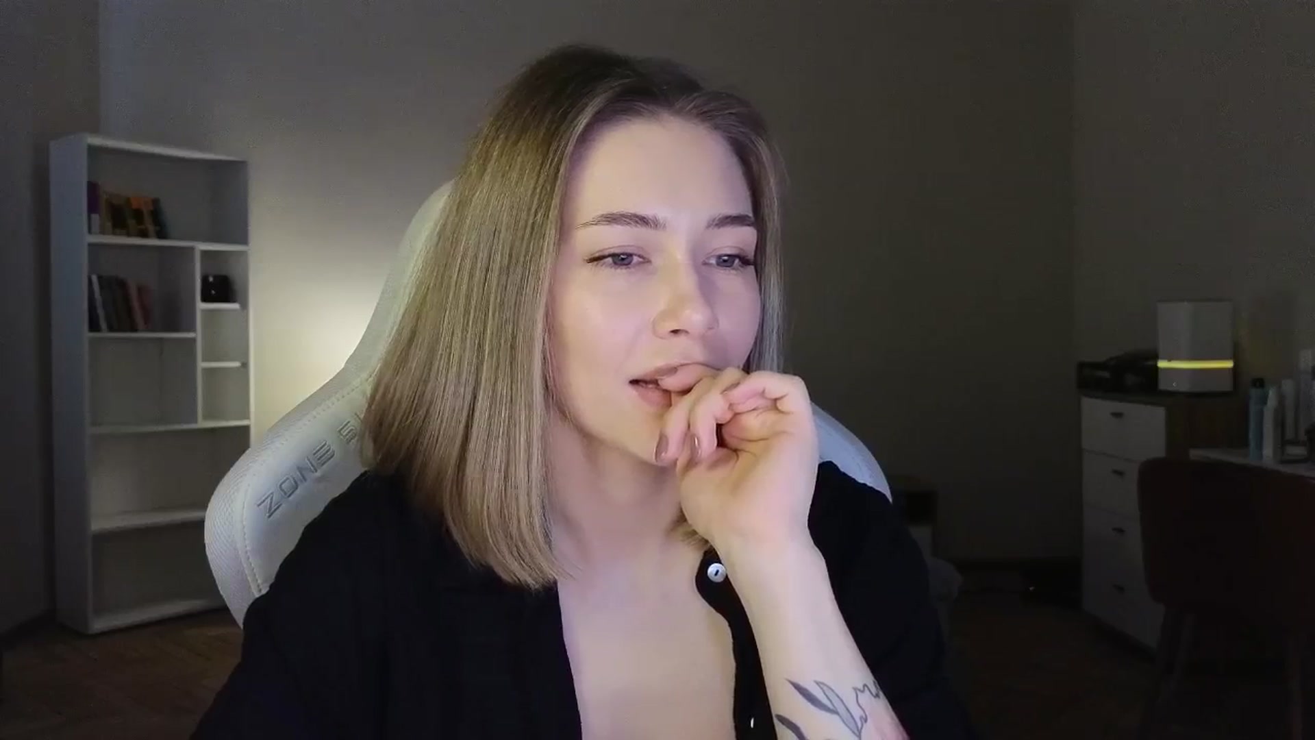 Gallery image thumbnail from KeepSpark's myfreecams stream on, 06/02/2025, 06:04 image 10 of 20