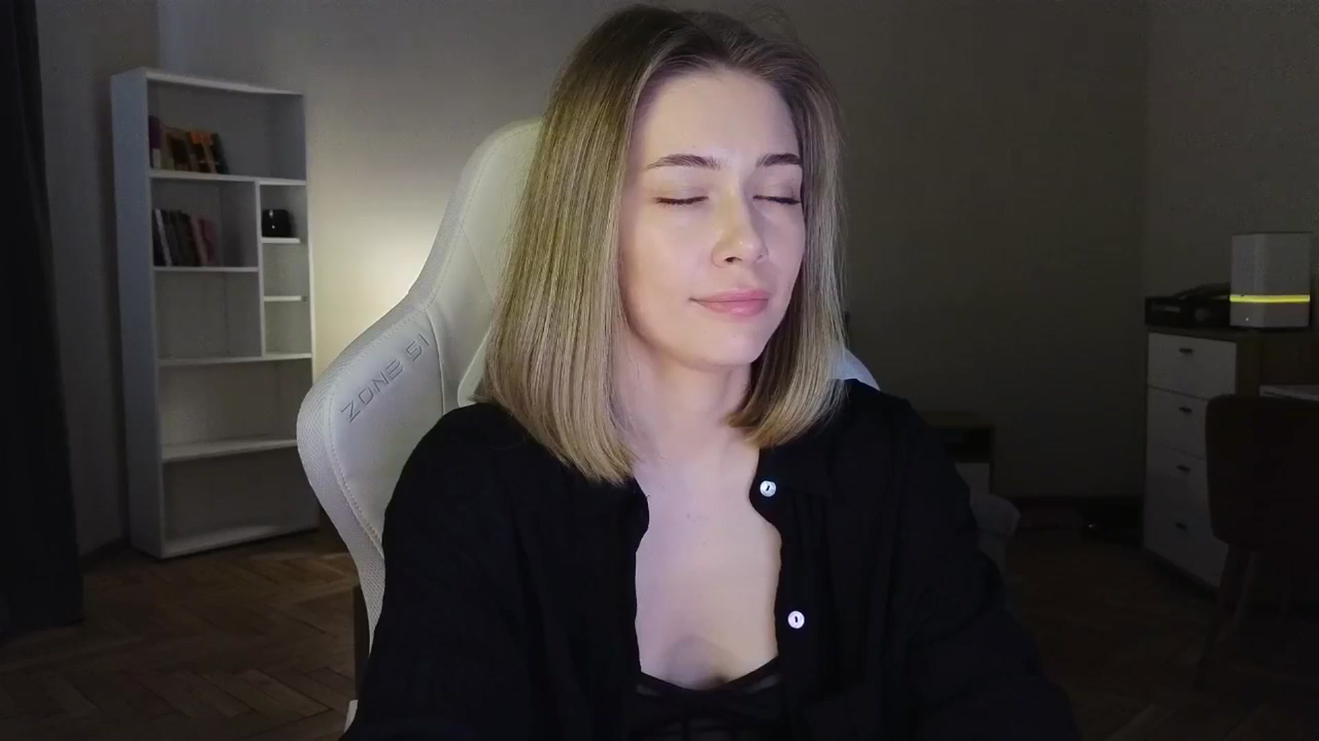 Gallery image thumbnail from KeepSpark's myfreecams stream on, 06/02/2025, 06:41 image 11 of 20