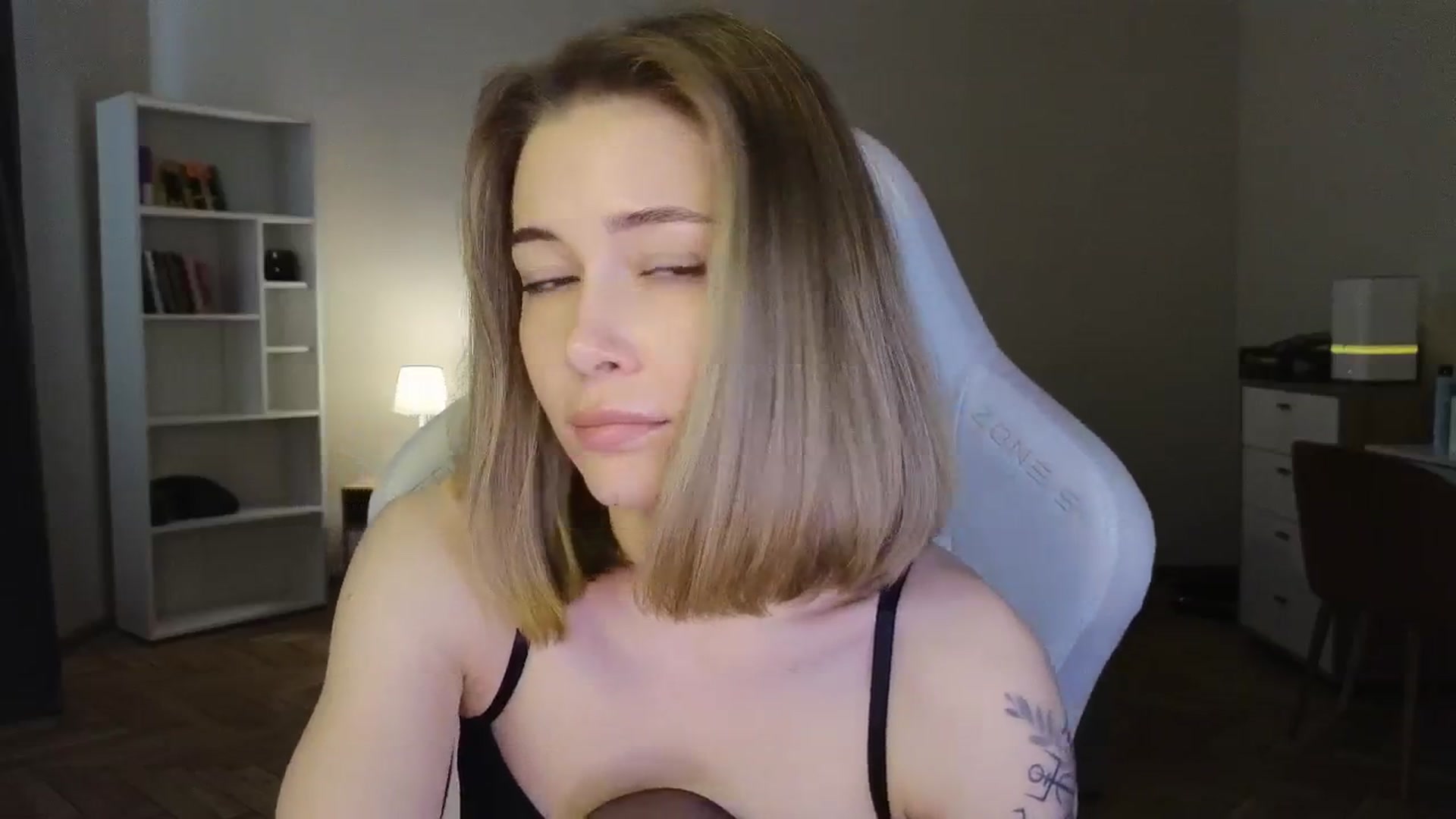 Gallery image thumbnail from KeepSpark's myfreecams stream on, 06/02/2025, 09:05 image 7 of 20