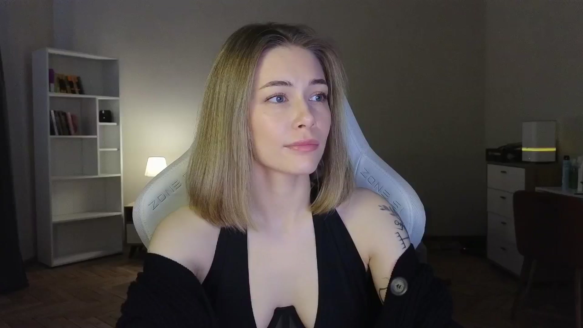 Gallery image thumbnail from KeepSpark's myfreecams stream on, 06/04/2025, 04:33 image 7 of 20