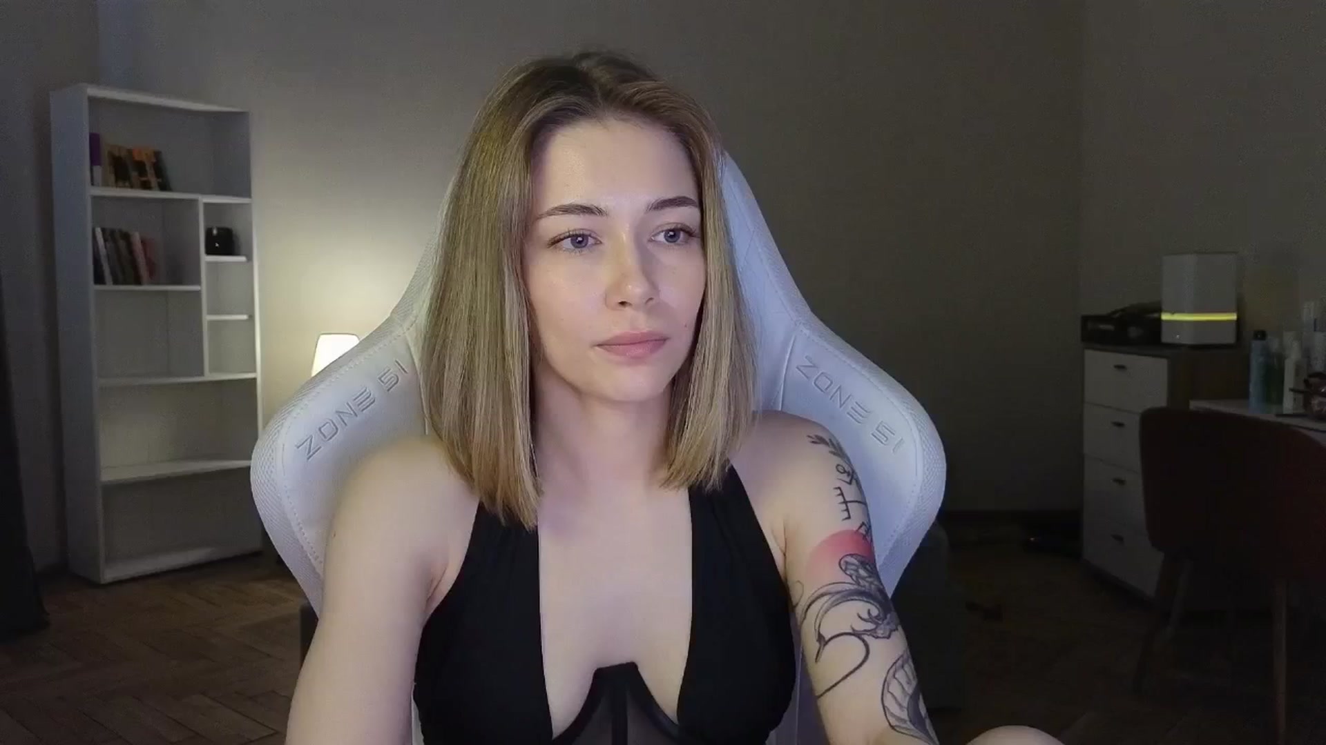 Gallery image thumbnail from KeepSpark's myfreecams stream on, 06/04/2025, 07:20 image 9 of 20